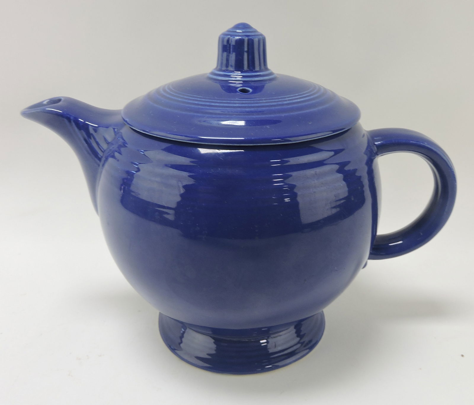 Fiesta medium teapot, cobalt (1 of 1)