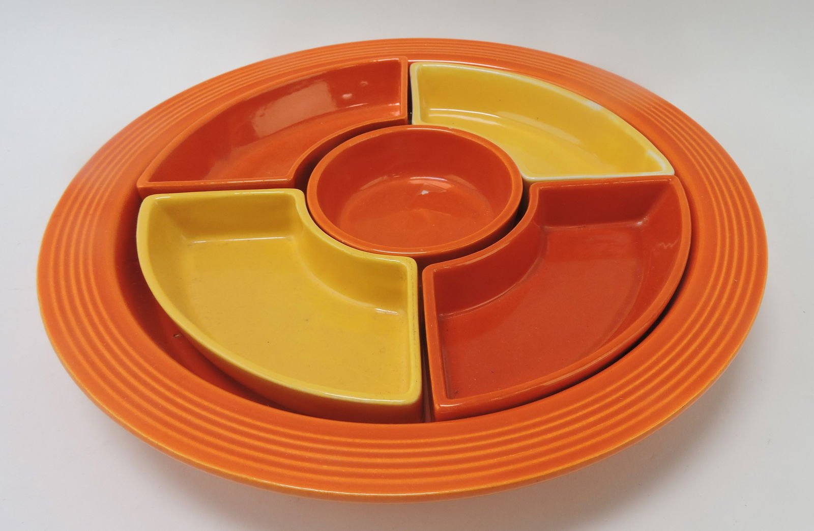 Fiesta relish tray, nick to center insert (1 of 1)