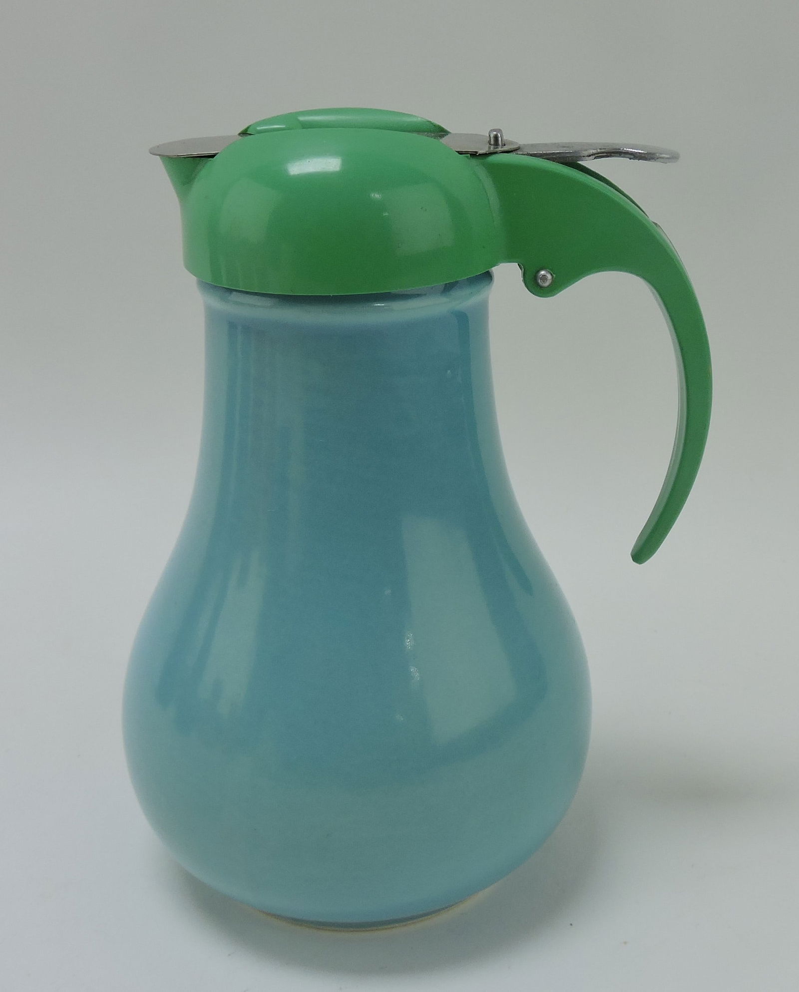 Fiesta syrup pitcher, turquoise (1 of 1)