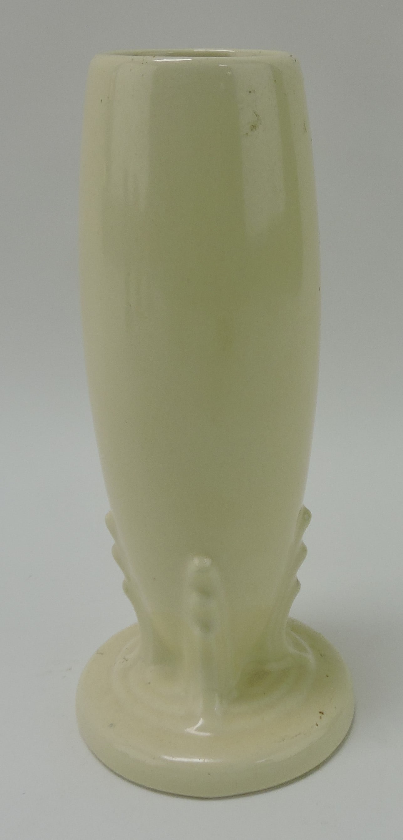 Fiesta bud vase, ivory: .