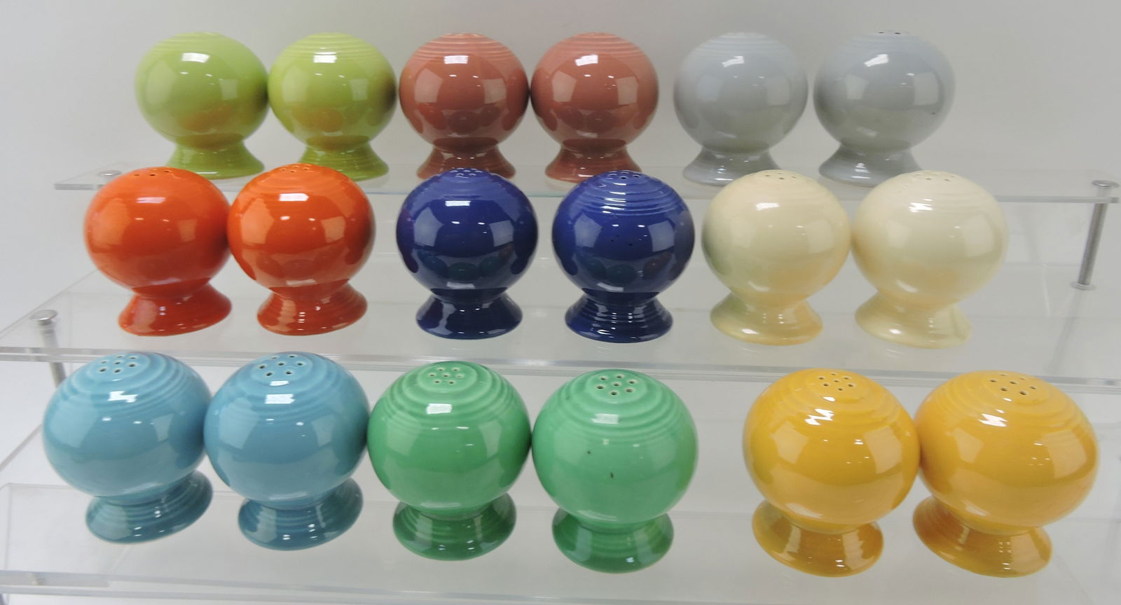 Fiesta shaker, pair, 9 different colors: .