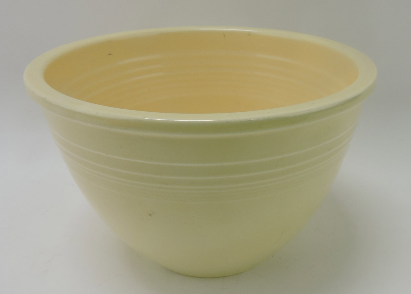 Fiesta #4 mixing bowl, ivory: .