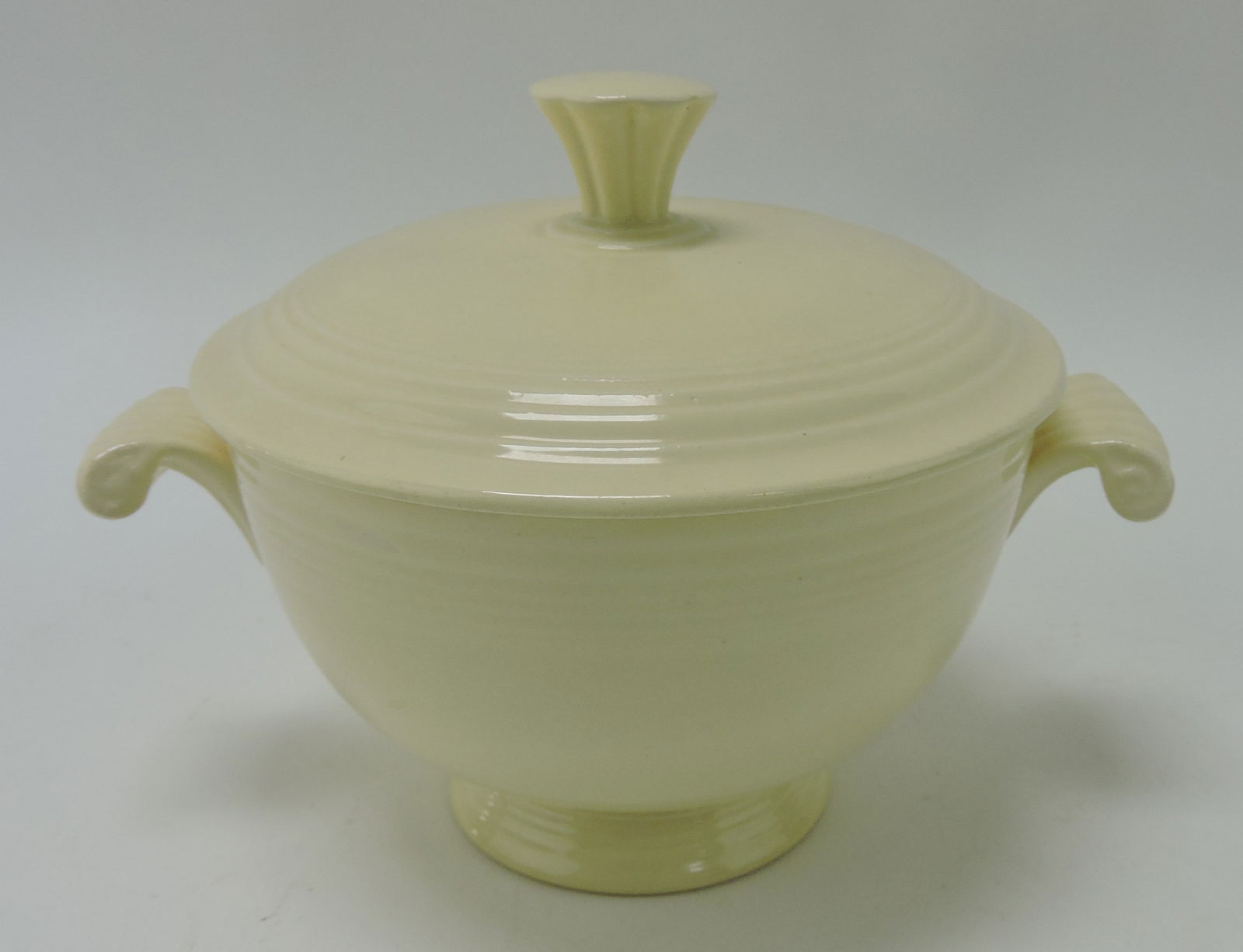 Fiesta covered onion soup, ivory,: flat bottom