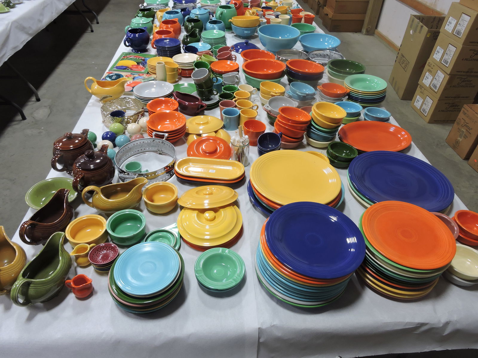 Fiesta and Harlequin lot of 350 +/- pcs: various condition