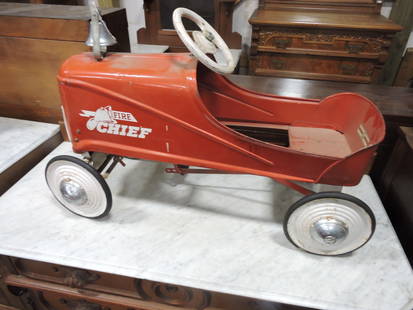 Murray Fire Chief pedal car: .