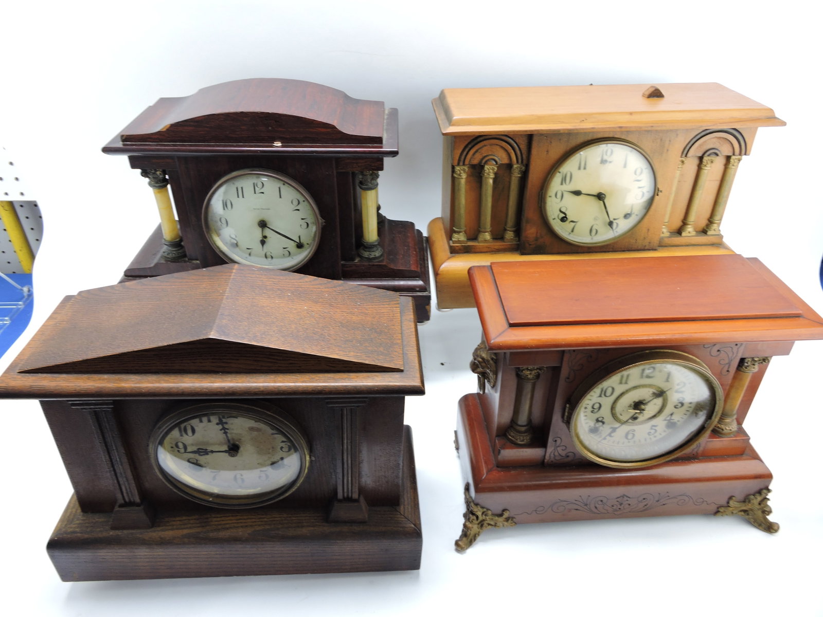 Lot of 4 mantle clocks, various condition: .