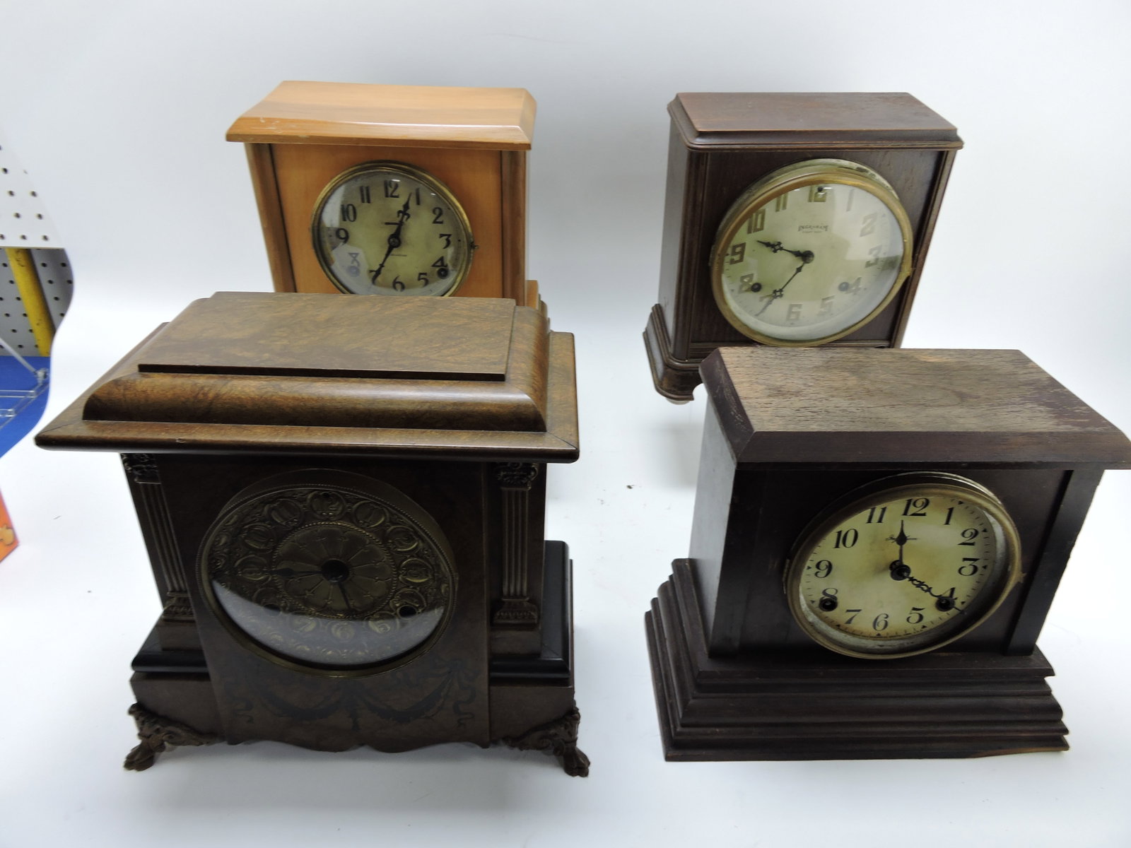 Lot of 4 mantle clocks, various condition: .