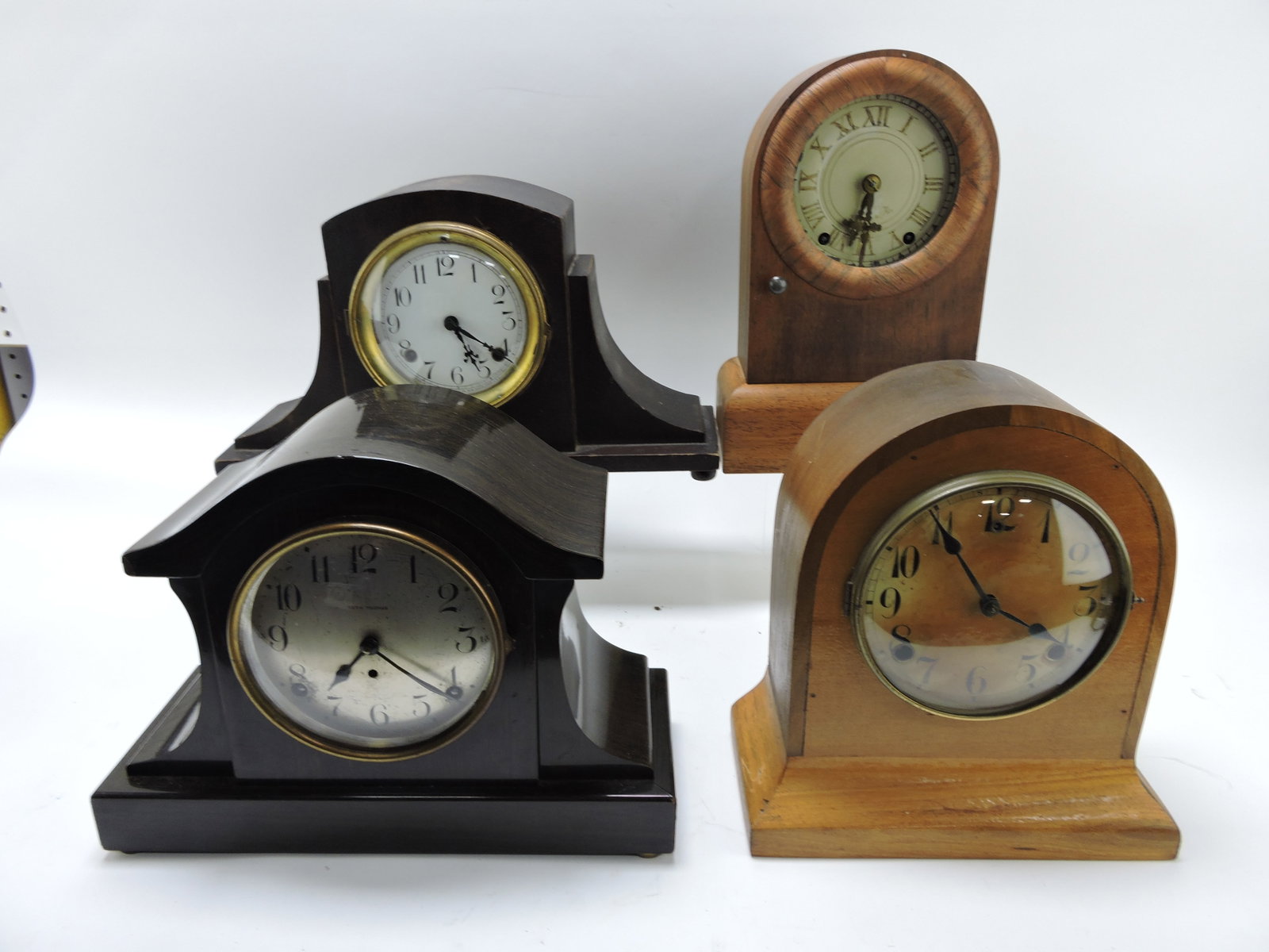 Lot of 4 mantle clocks, various condition: .