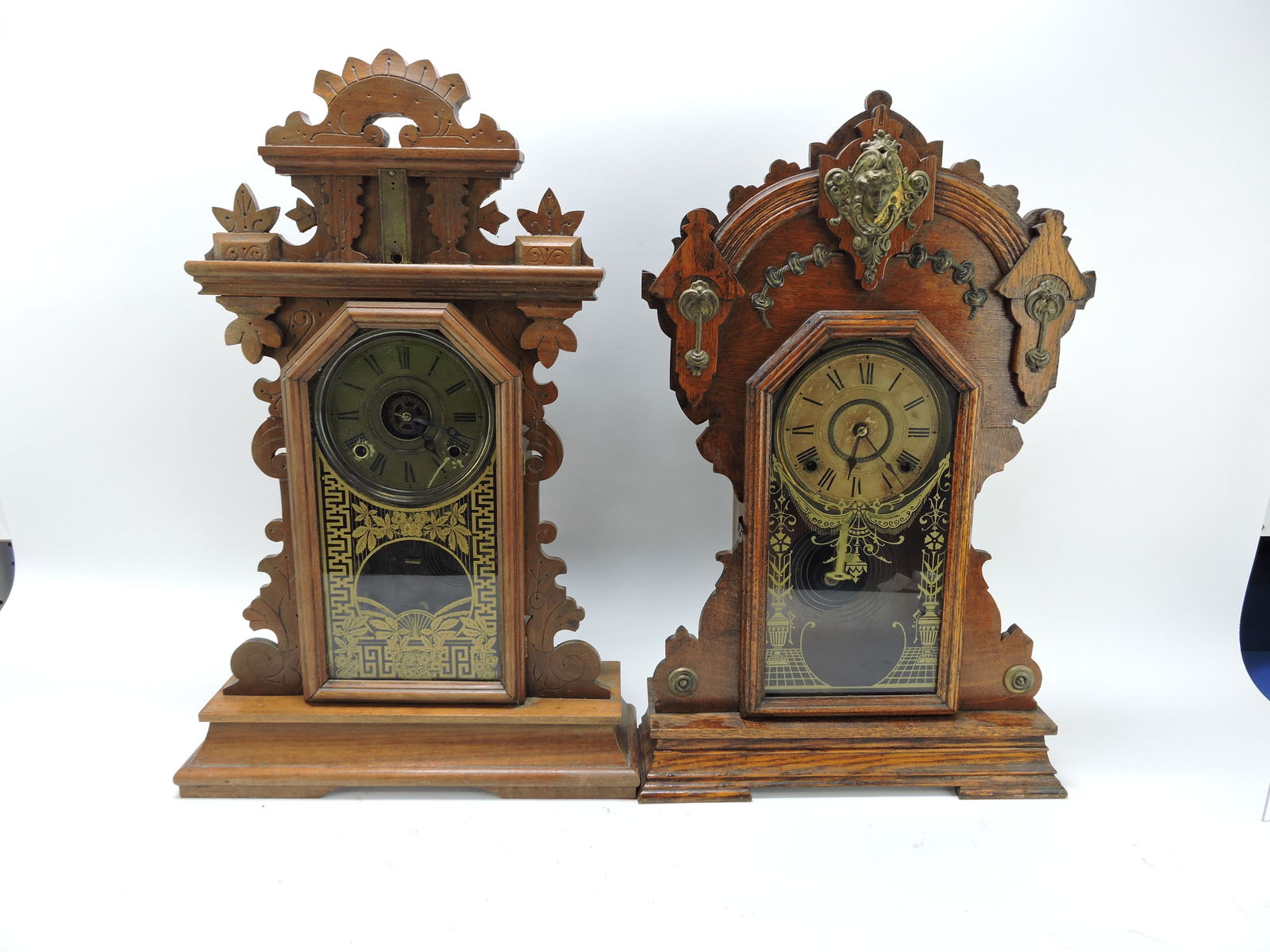 Lot of 2 kitchen shelf clocks, various (1 of 1)