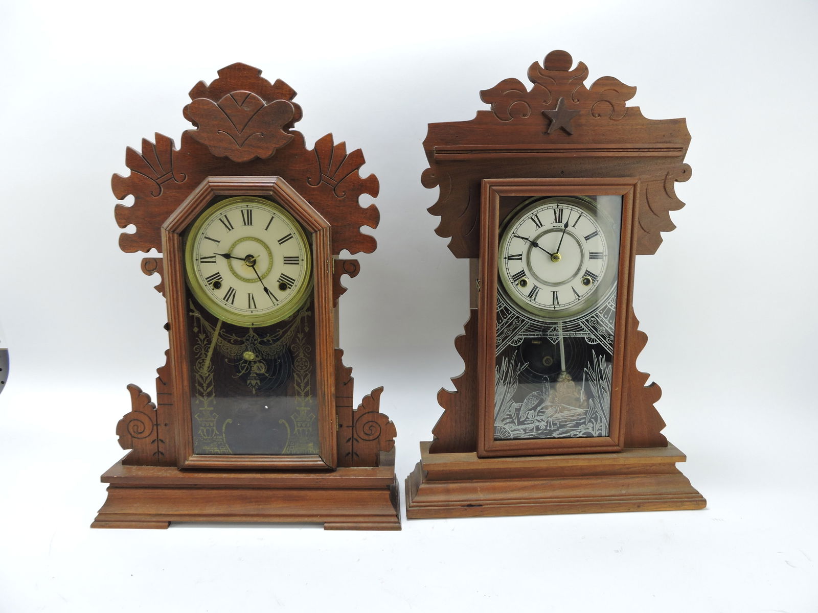Lot of 2 kitchen shelf clocks, various (1 of 1)