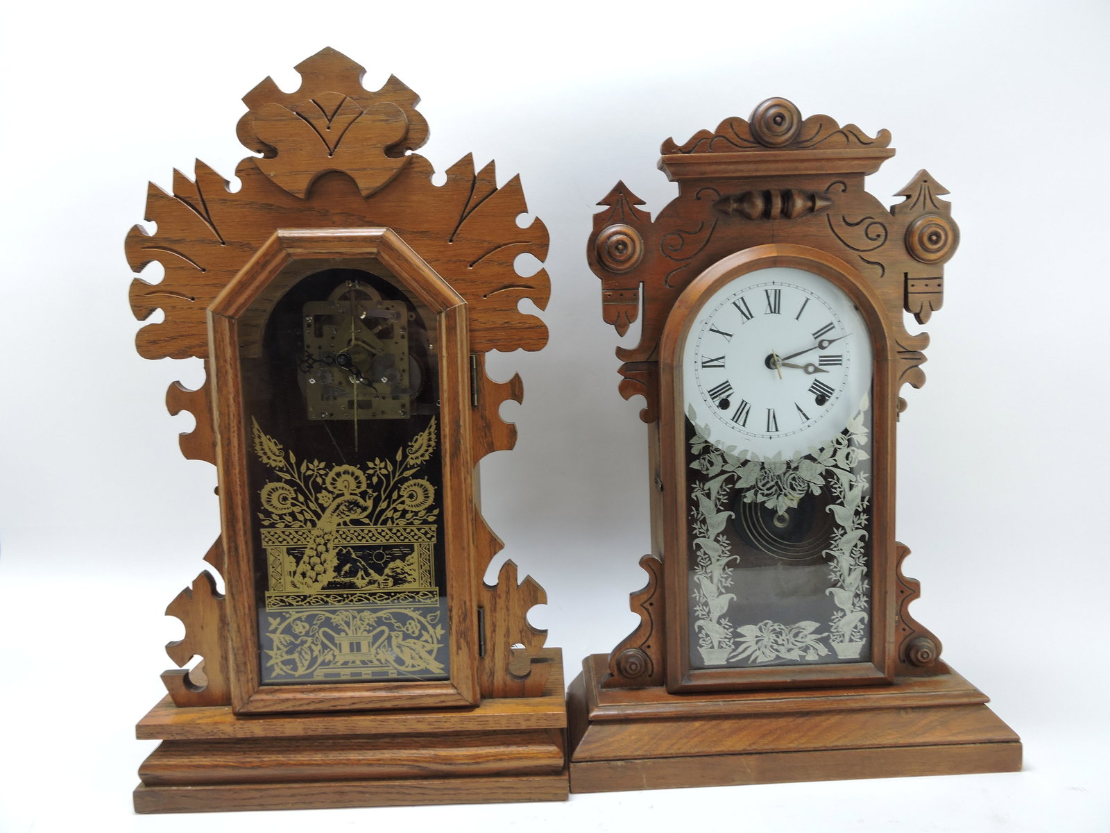 Lot of 2 kitchen shelf clocks, various (1 of 1)