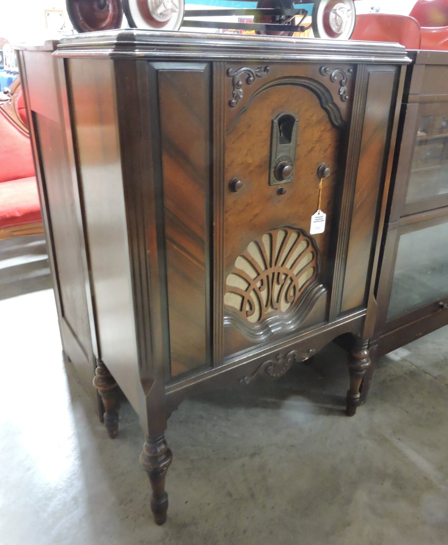 Philco floor model radio, 40" (1 of 1)
