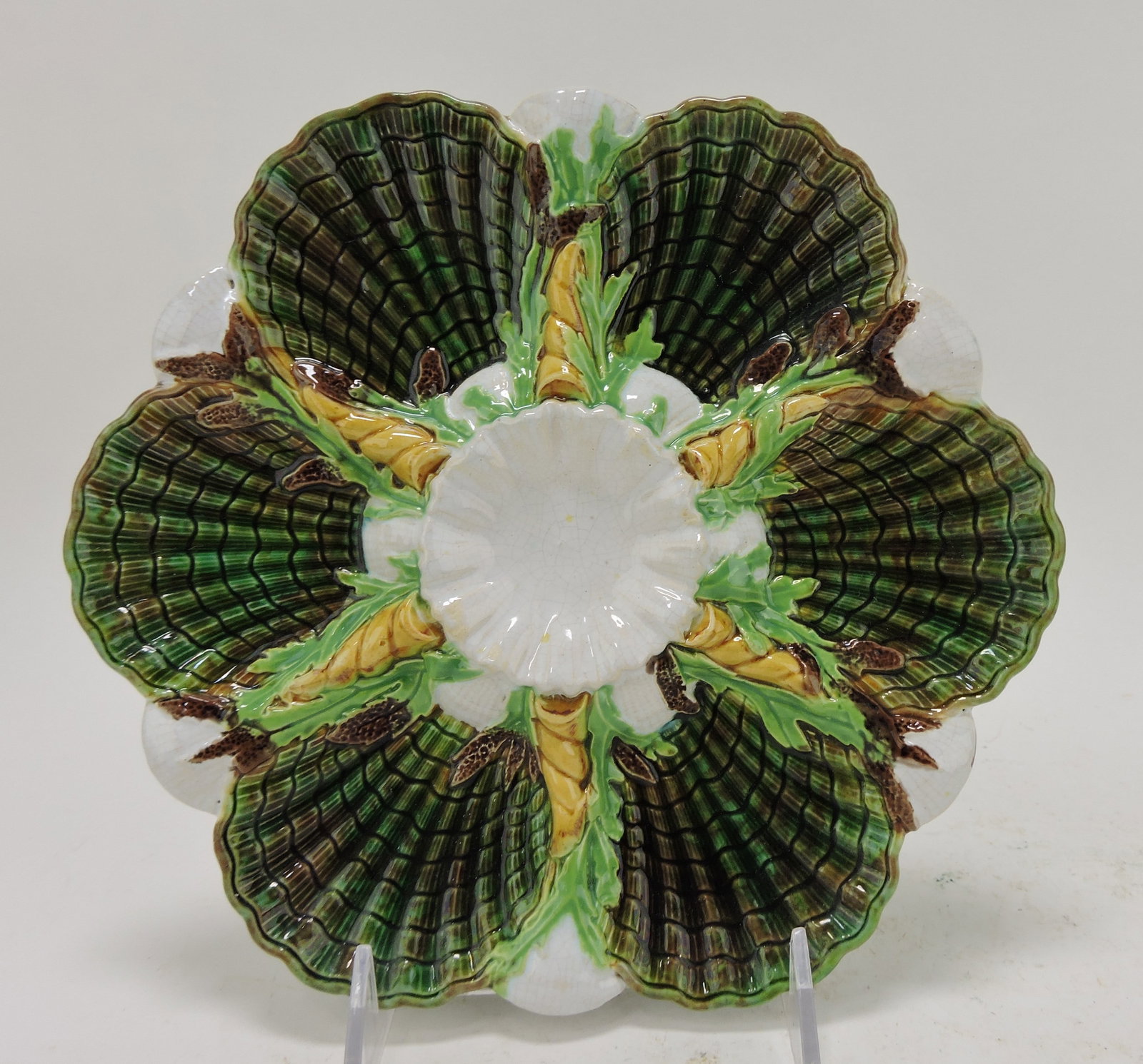 George Jones majolica mottled six: well oyster plate, 8 3/4"