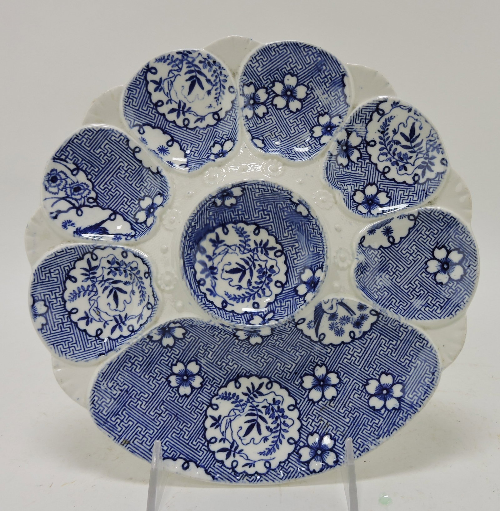 Minton blue & white six well 9" oyster: plate