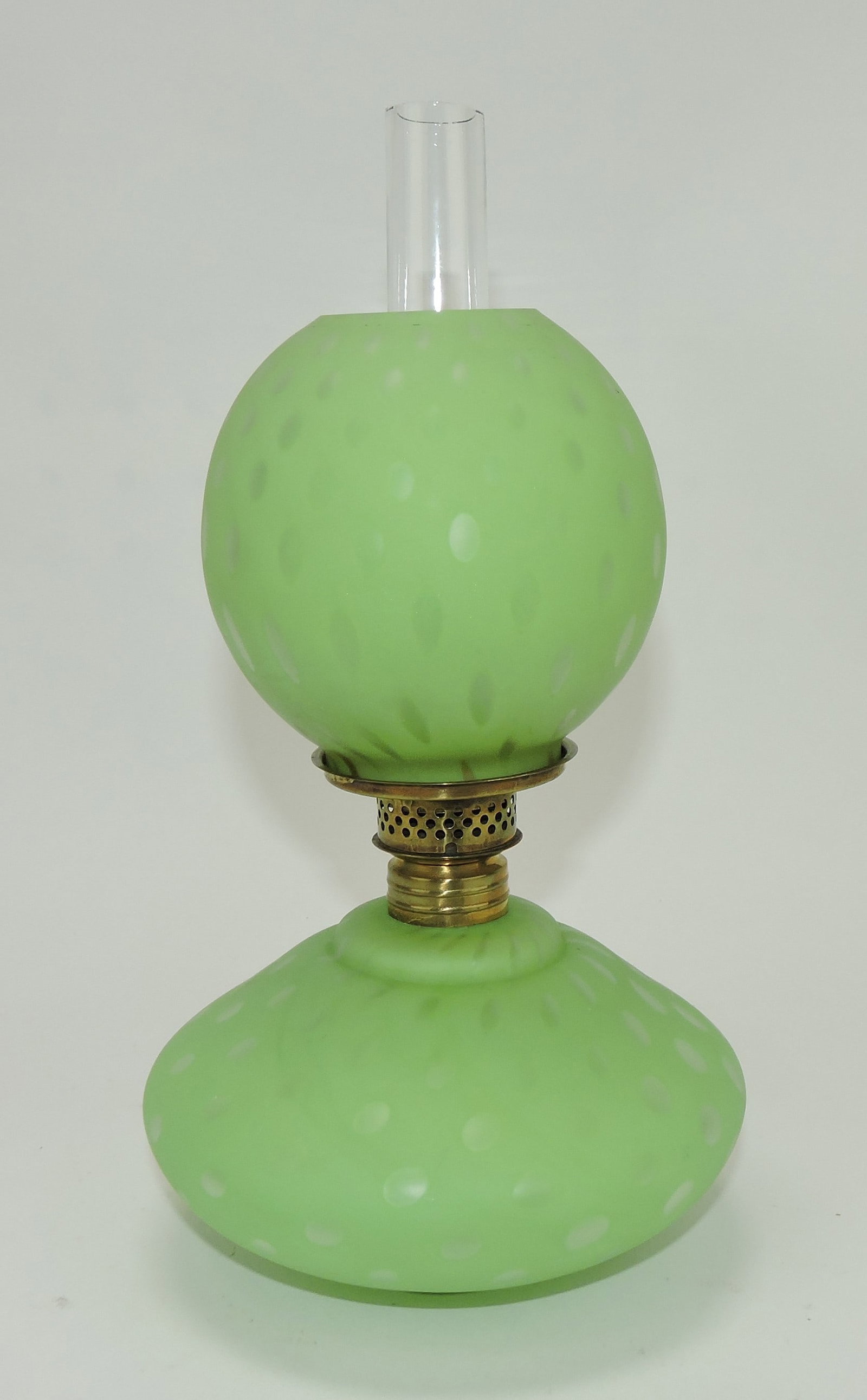 MOP green satin raindrop miniature: lamp, Smith1 fig 601