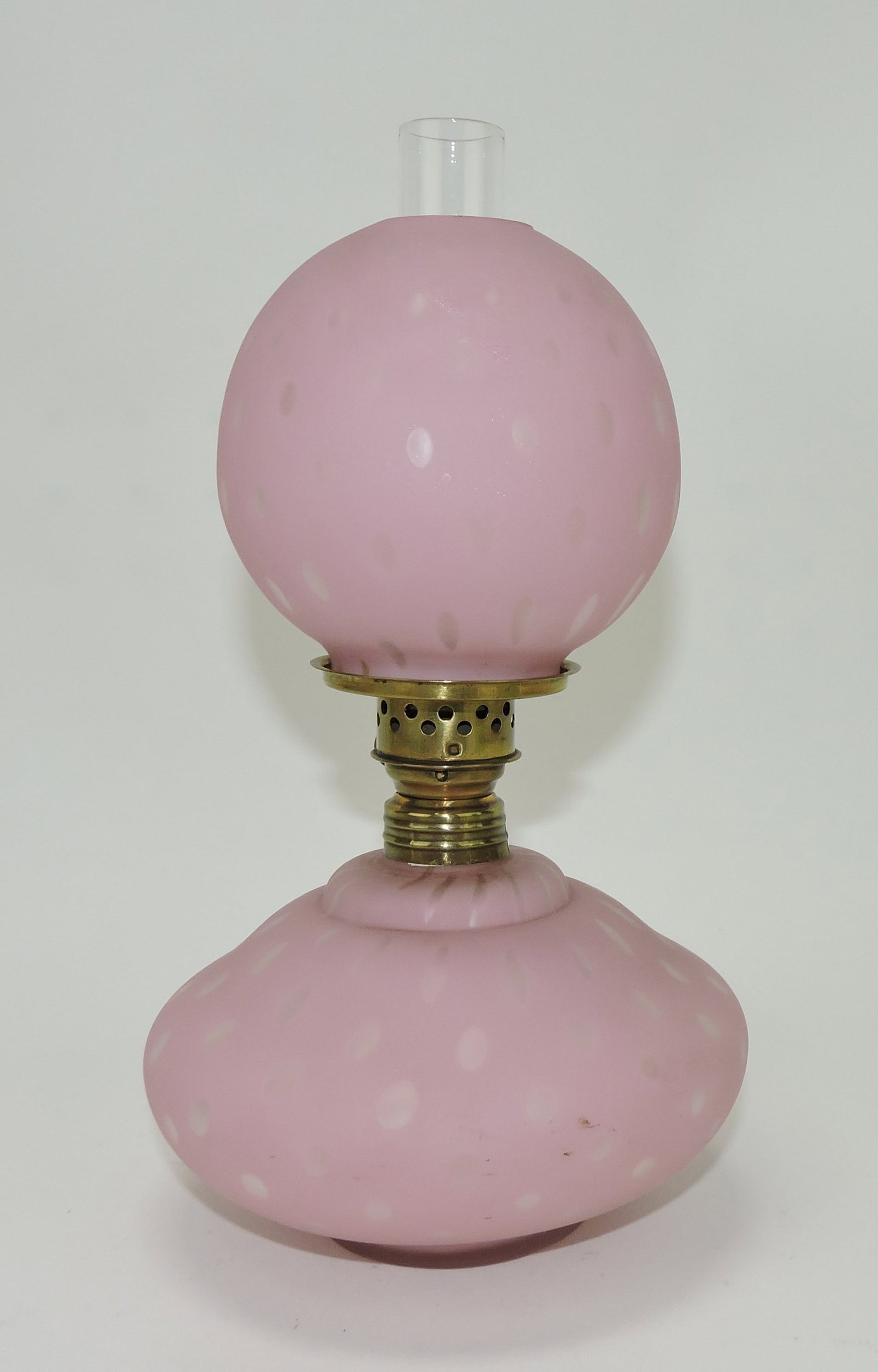 MOP pink satin raindrop miniature: lamp, Smith1 fig 601, fish scale flake to shade