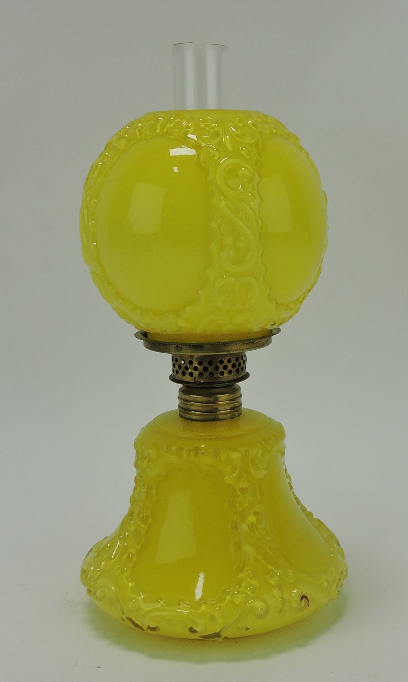 Yellow cased glass embossed (1 of 1)