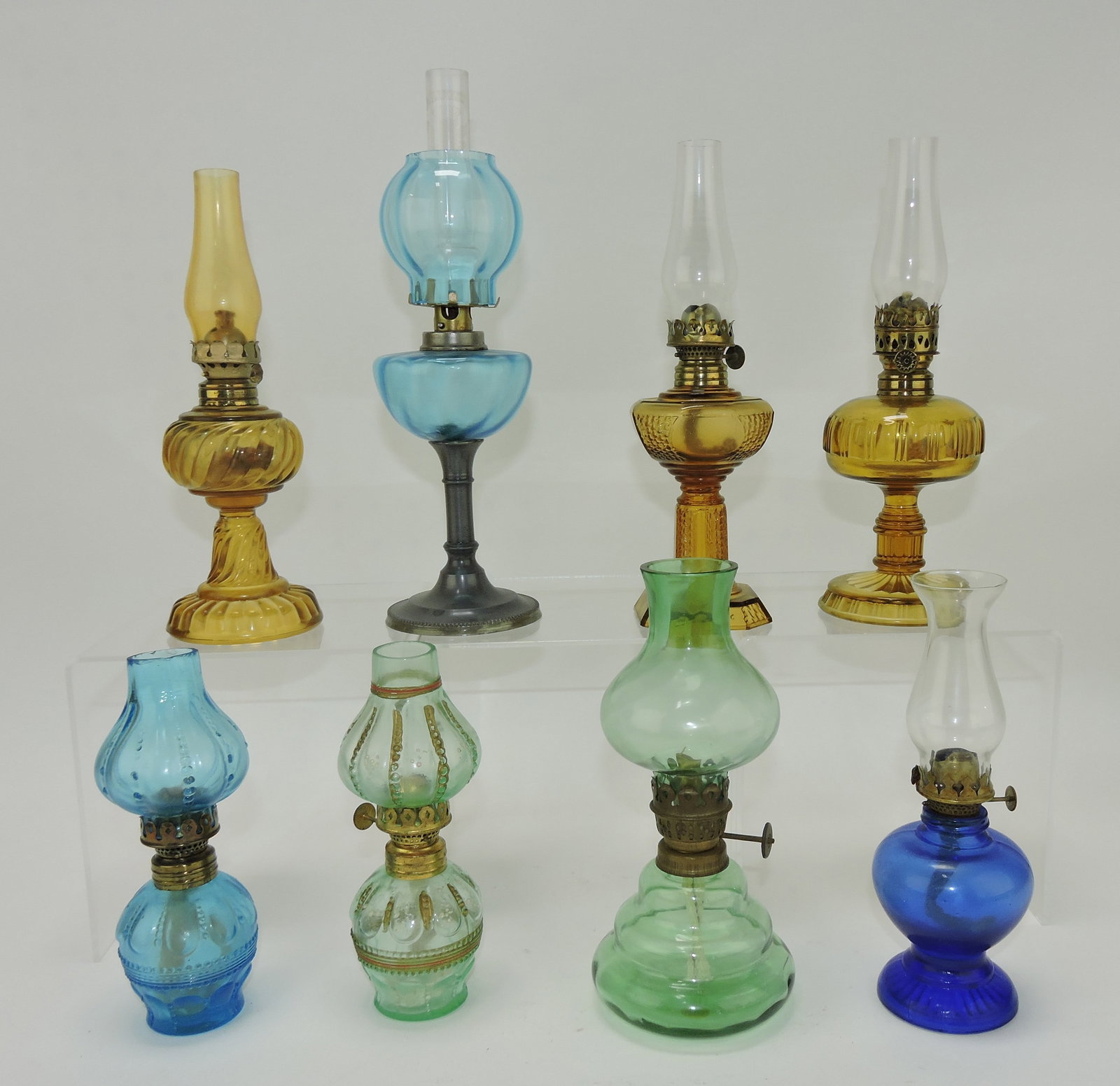 Lot of 8 colored glass miniature: lamps