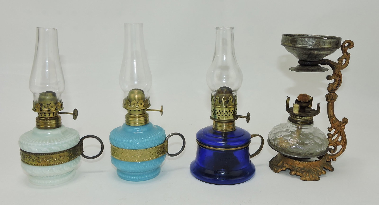 Lot of 4 miniature lamps, 2 - Smith 1: fig 54
