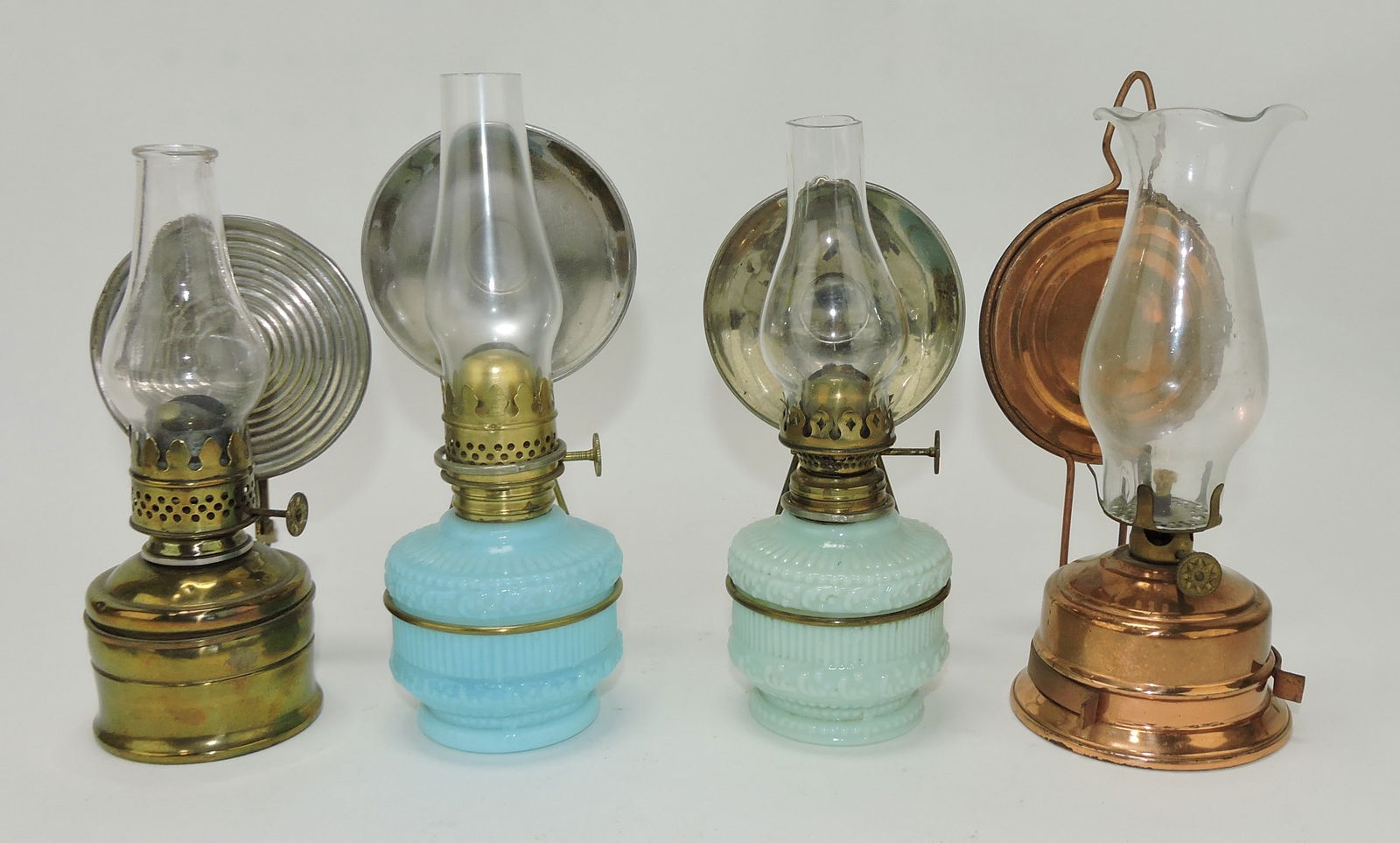 Lot of 4 miniature lamps with (1 of 1)