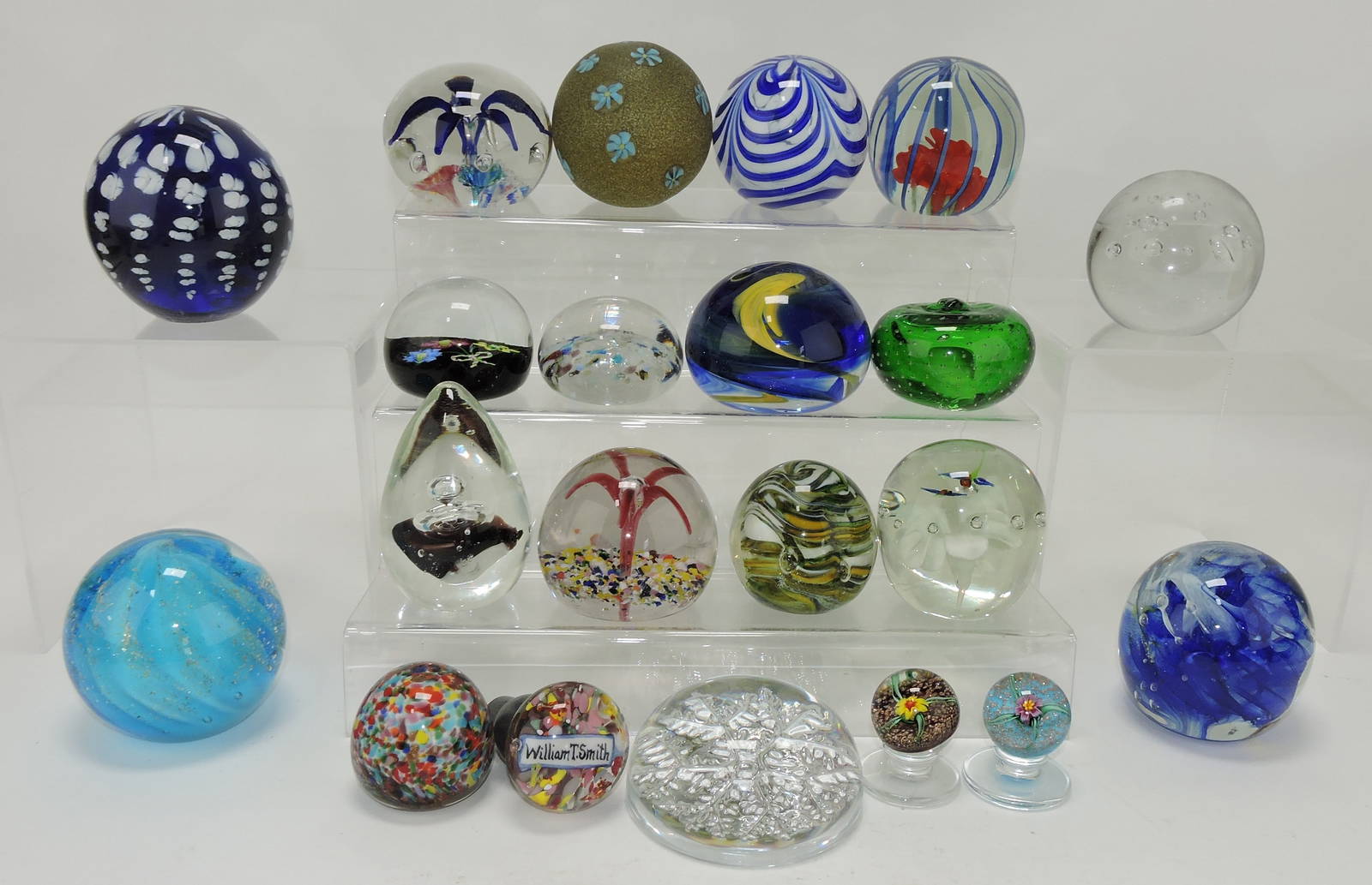 Lot Of 21 Paperweights Auction