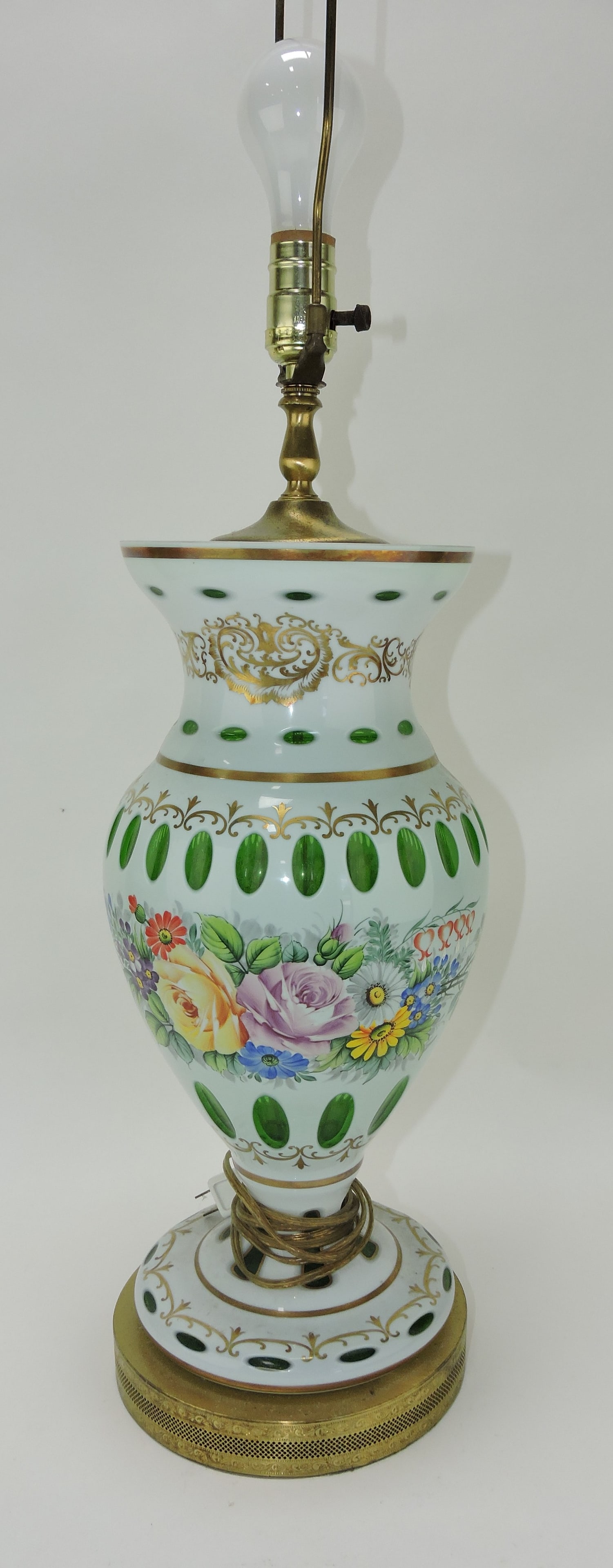 Overlay glass floral decorated table: lamp, 18 1/2"