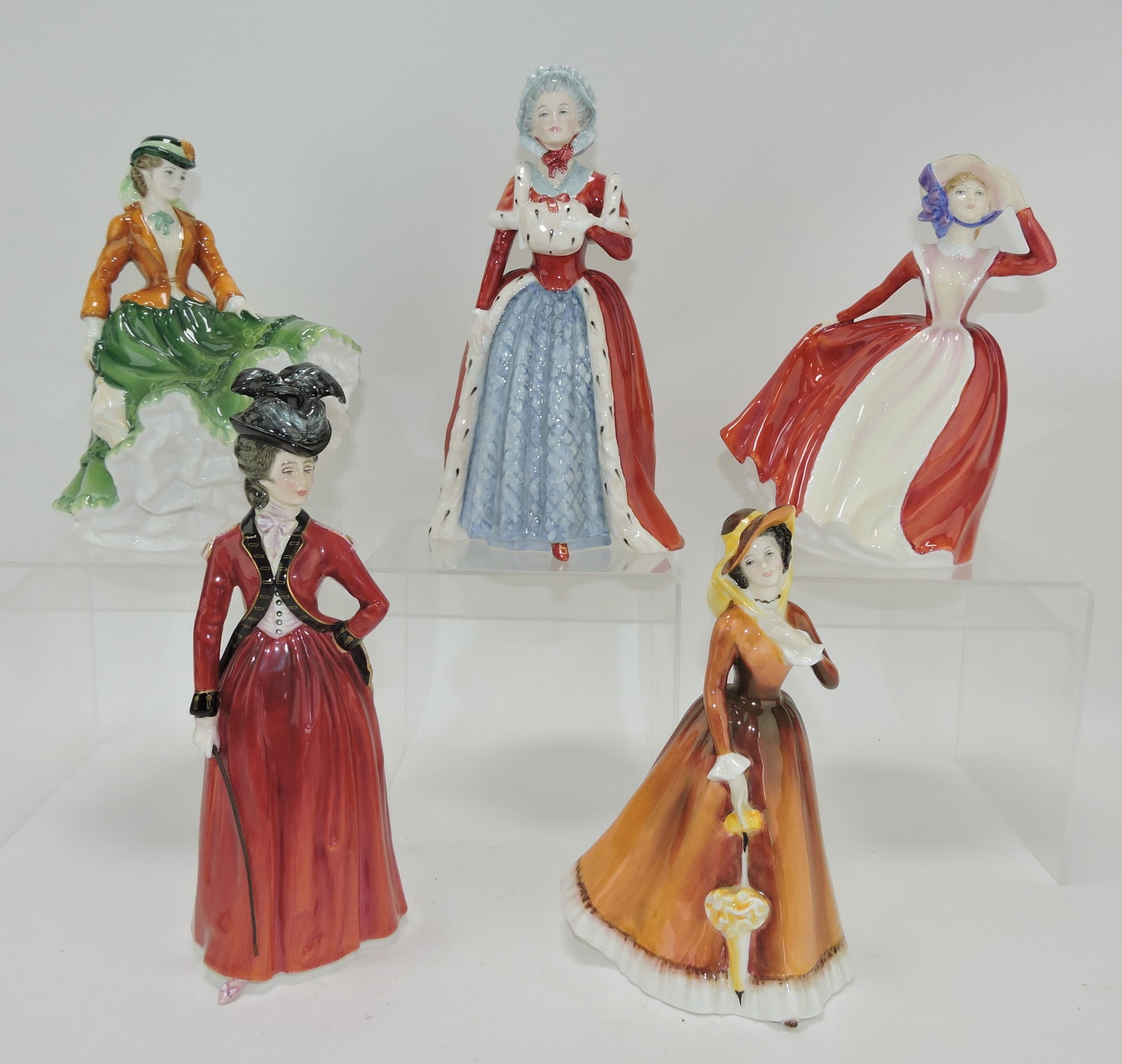 Royal Doulton lot of 5 lady figures:: Nicole HN4112, Countess Spencer HN3320, Mary HN3903 (signed), Lady Worsley HN3318, Julia HN2705