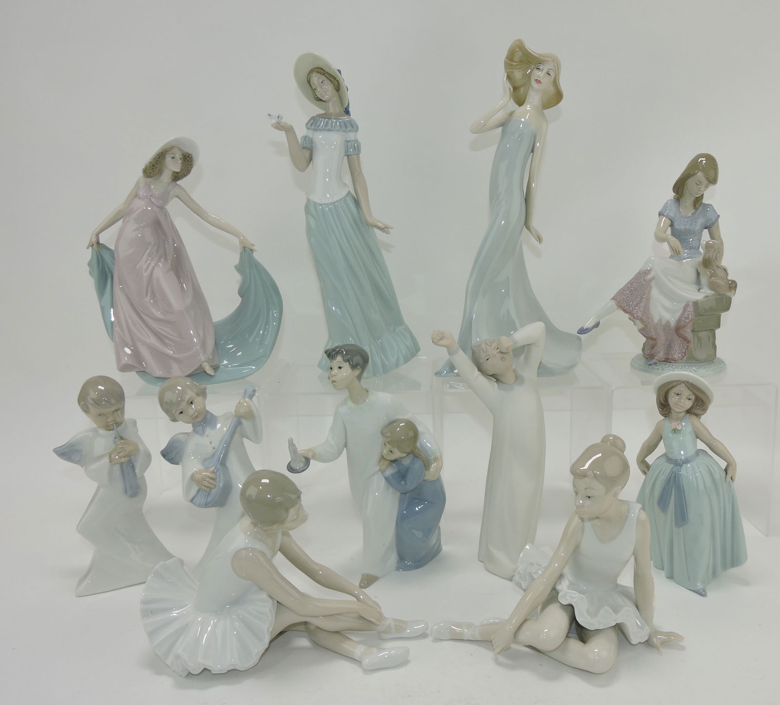 Lladro lot of 11 figures, 5 1/2 to 11 1/2" (1 of 1)