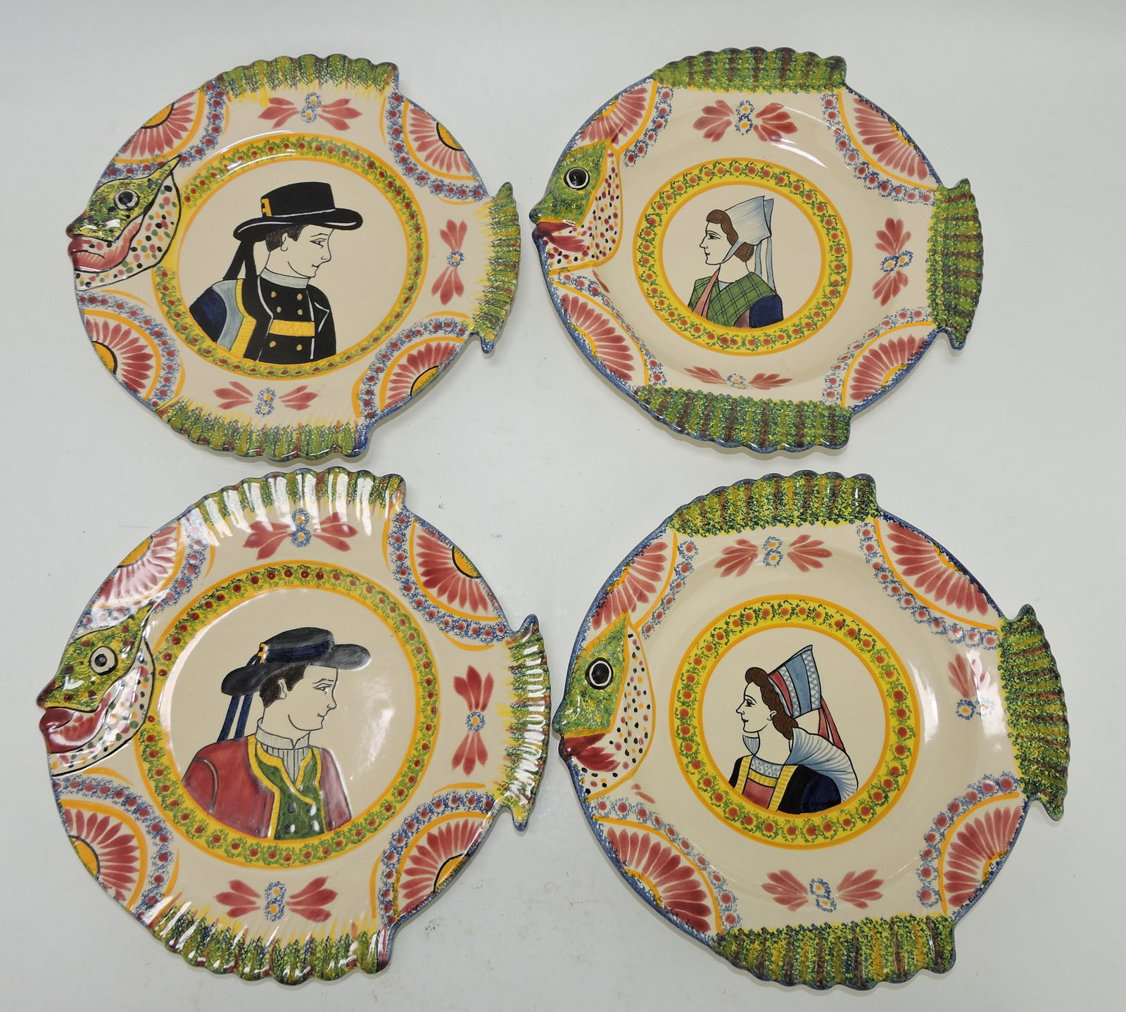 Quimper lot of 2 pairs of fish shape (1 of 1)