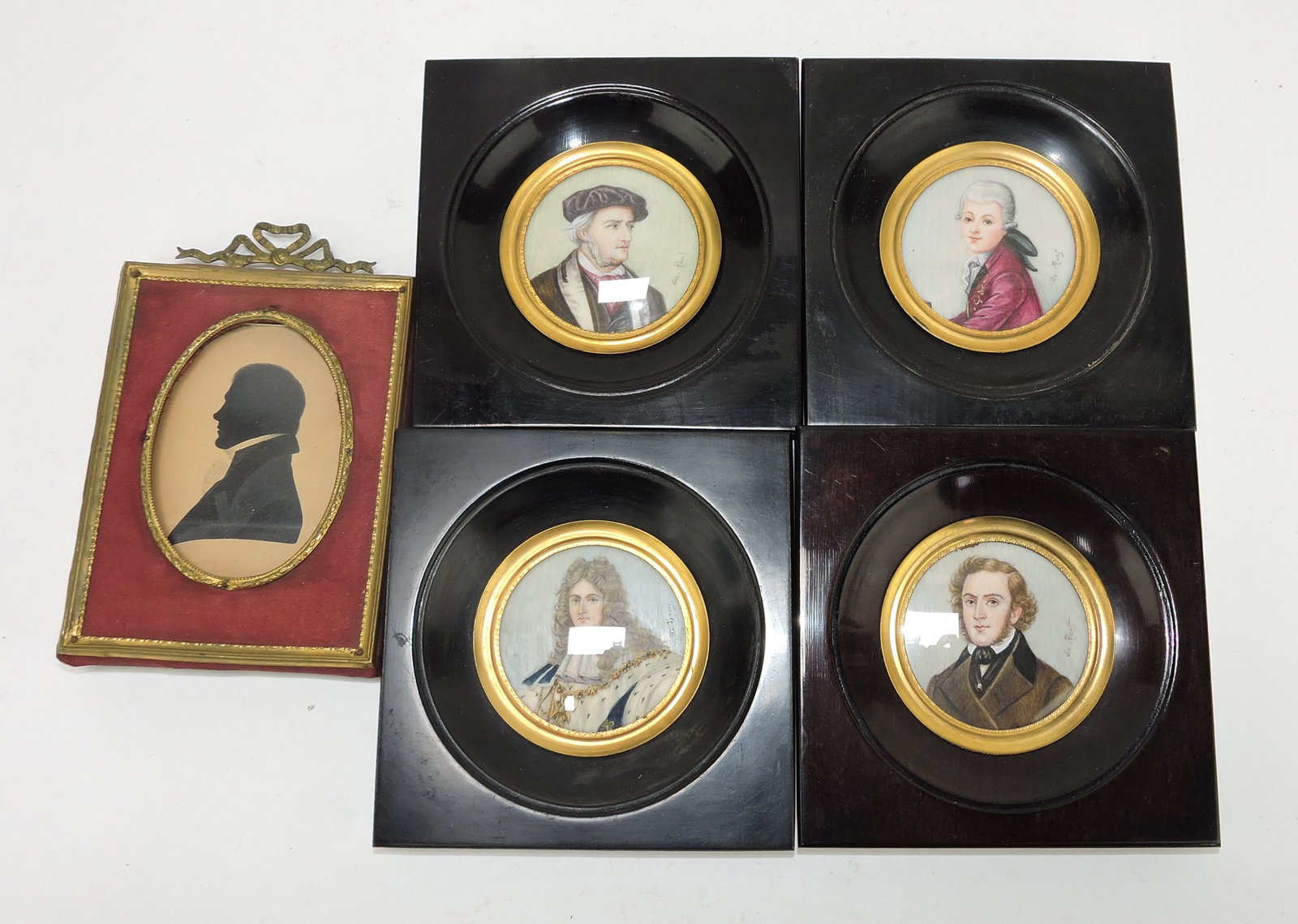 Lot of 4 portraits and 1 silhouette: .