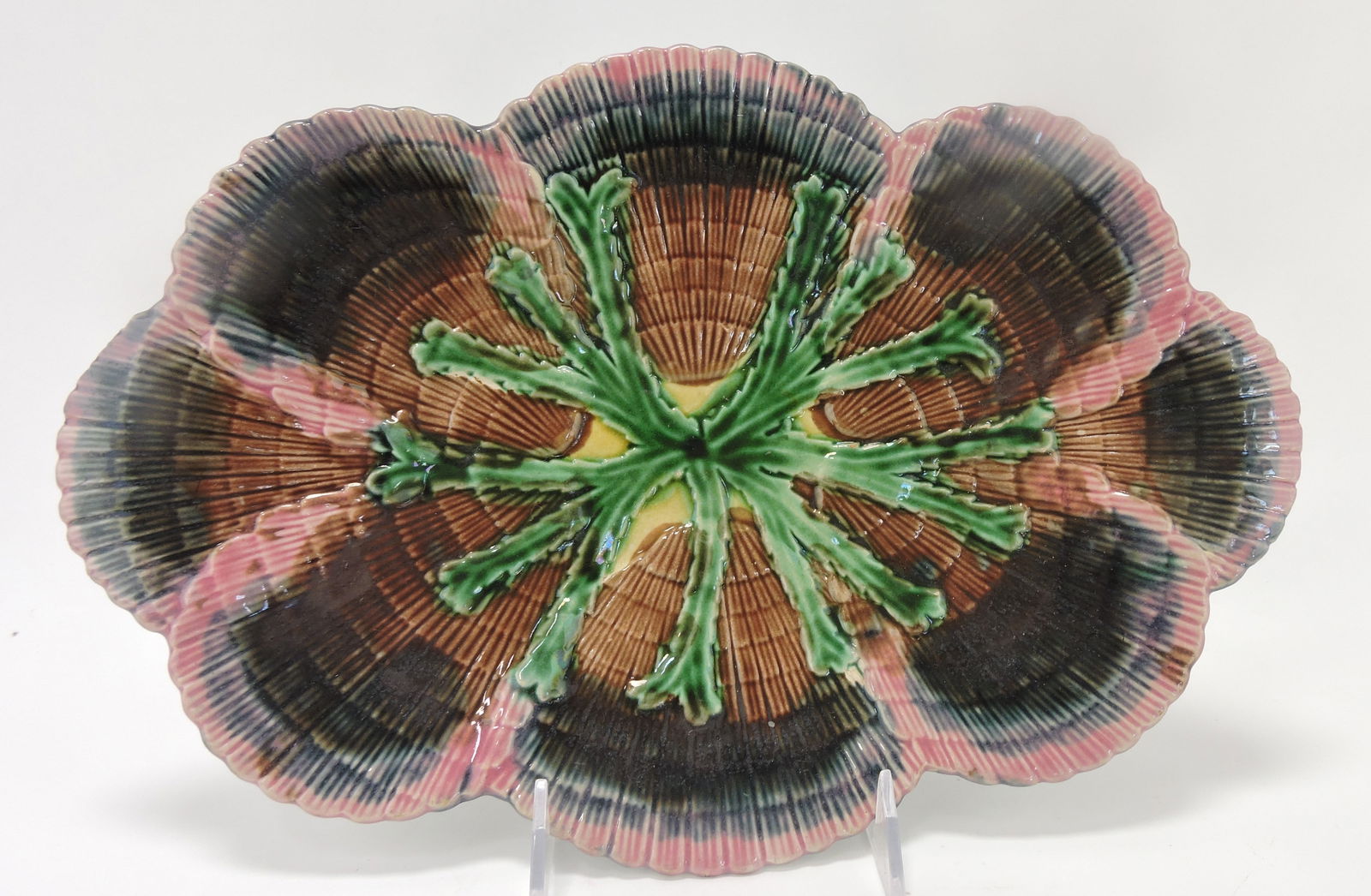 Etruscan majolica shell & seaweed ice (1 of 1)