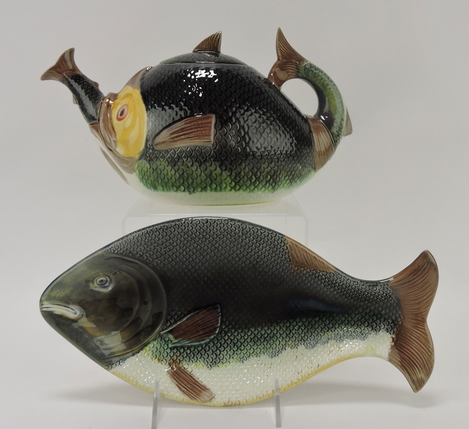 Adams & Bromley majolica fish swallowing (1 of 1)