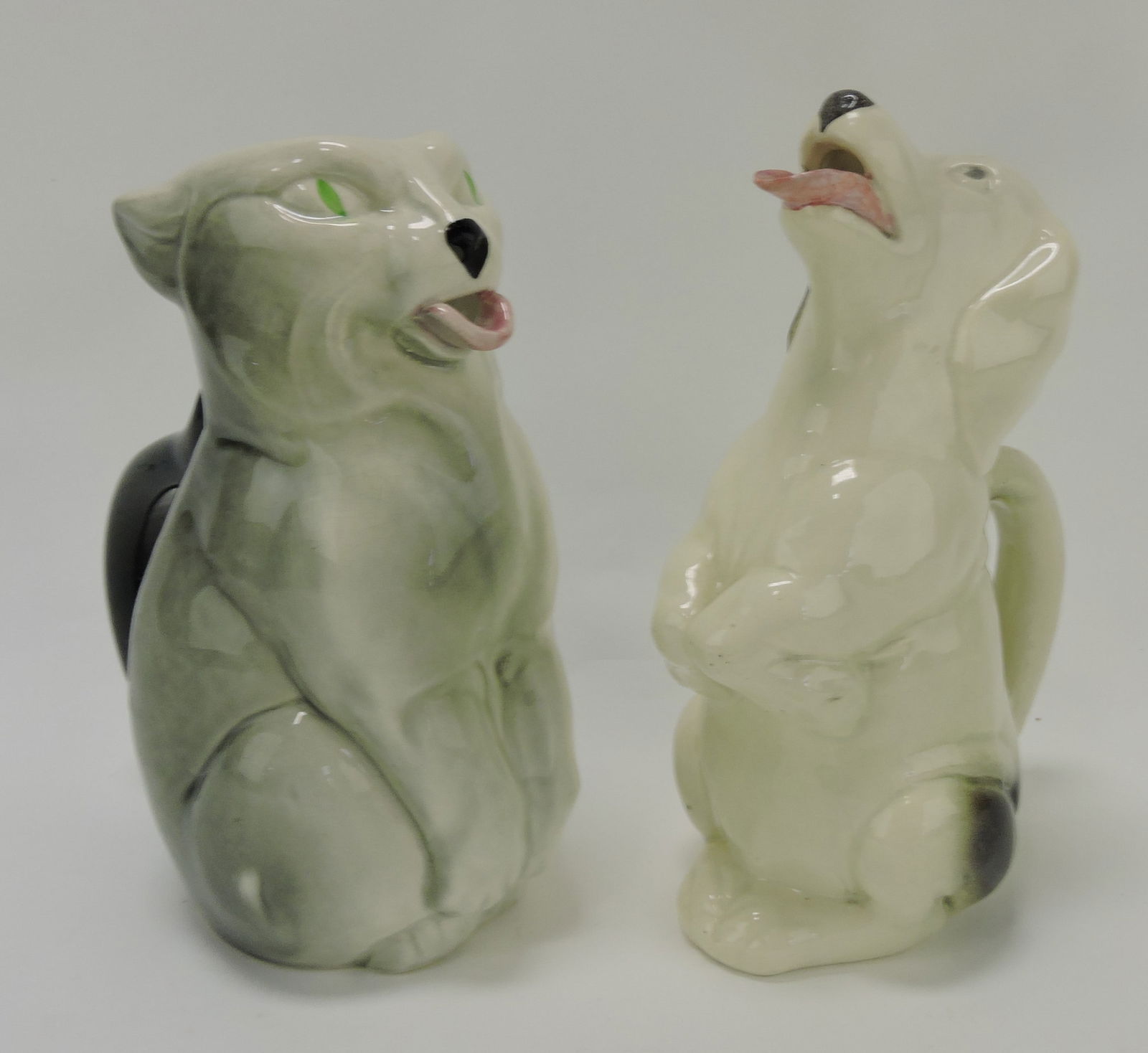 Sarreguemines majolica cat pitcher (hairline) (1 of 1)