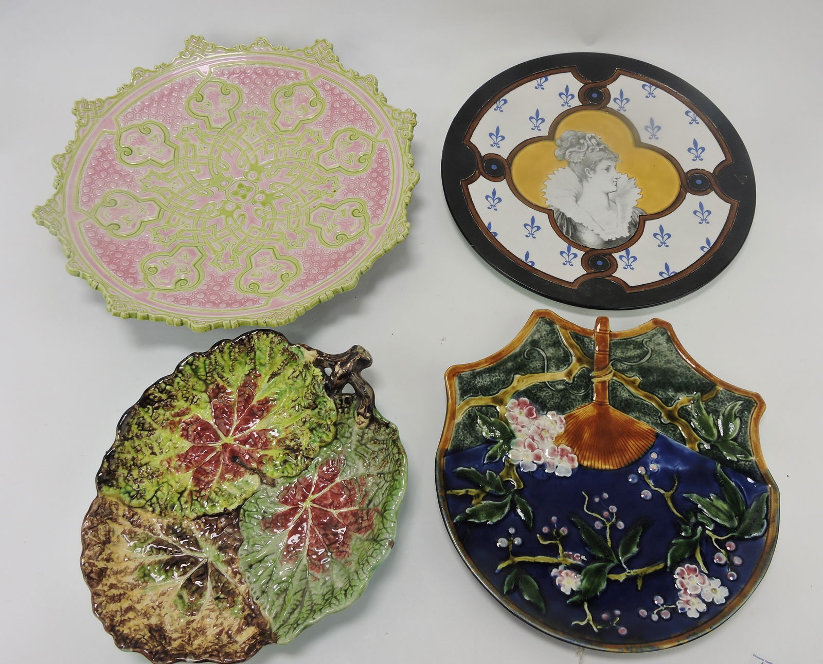 Majolica lot of 4 chargers, various (1 of 1)