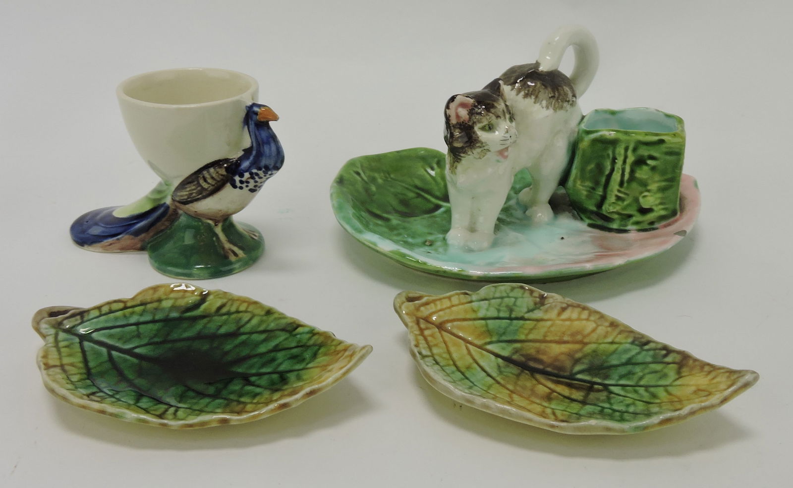 Majolica lot of 4 pieces, various condition (1 of 1)