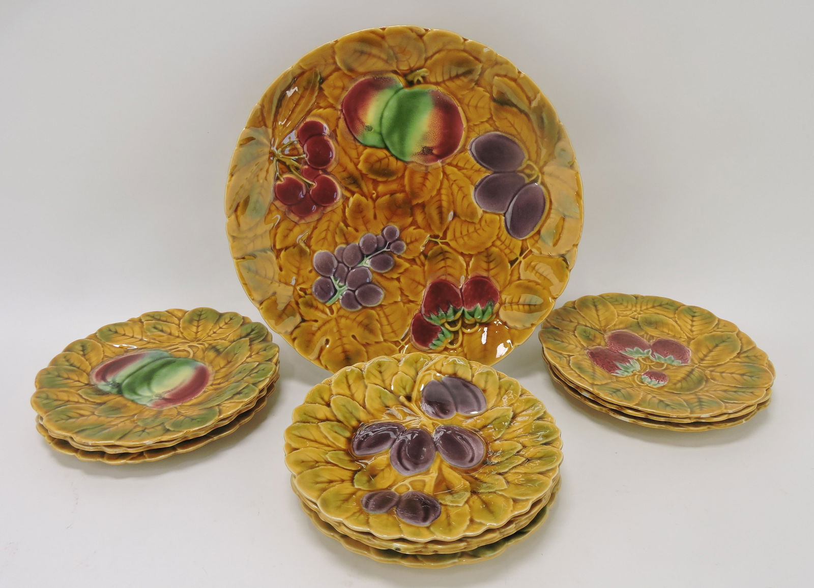 Sarreguemines majolica 11 pc dessert (1 of 1)