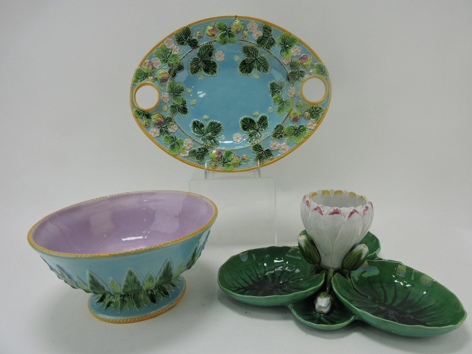 George Jones majolica lot of 3 pcs with: damage/repair