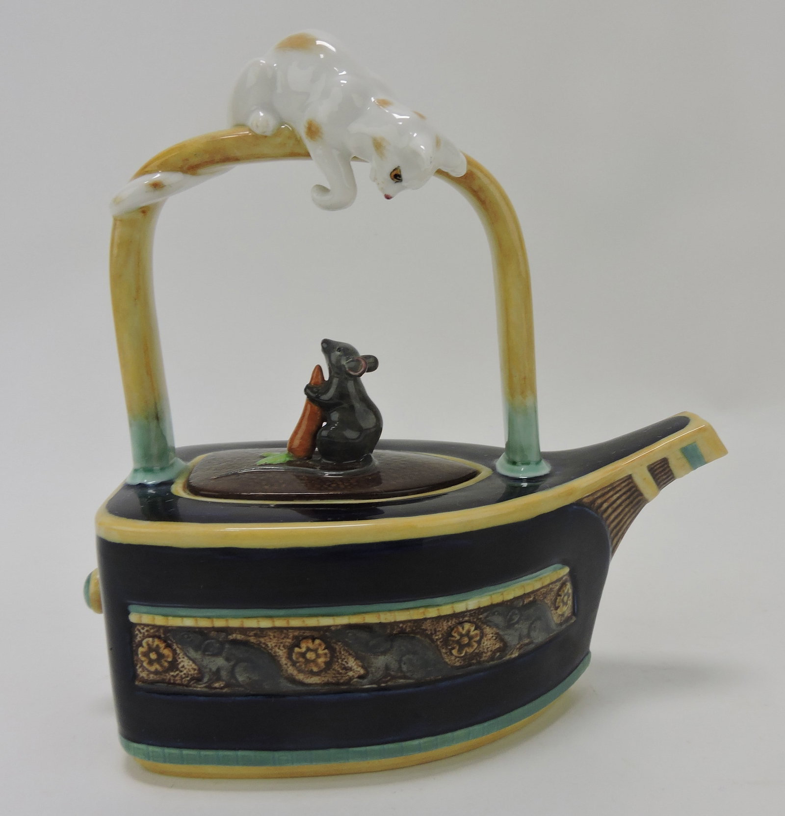 Royal Doulton Minton Archives: flat iron teapot; Sue & Harry Thurmon Collection