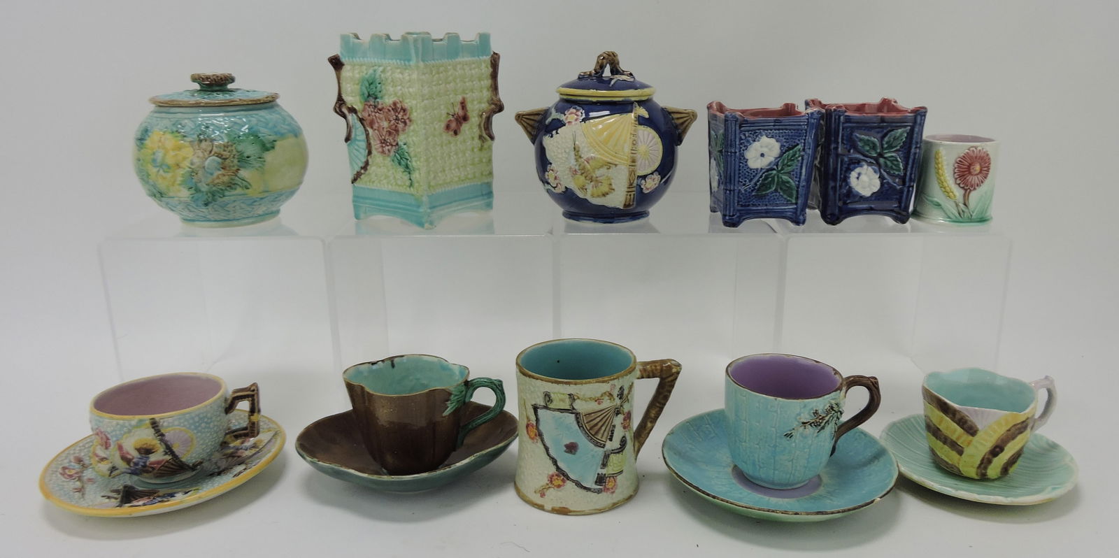 Majolica lot of 11 pcs, cups & saucers, (1 of 1)