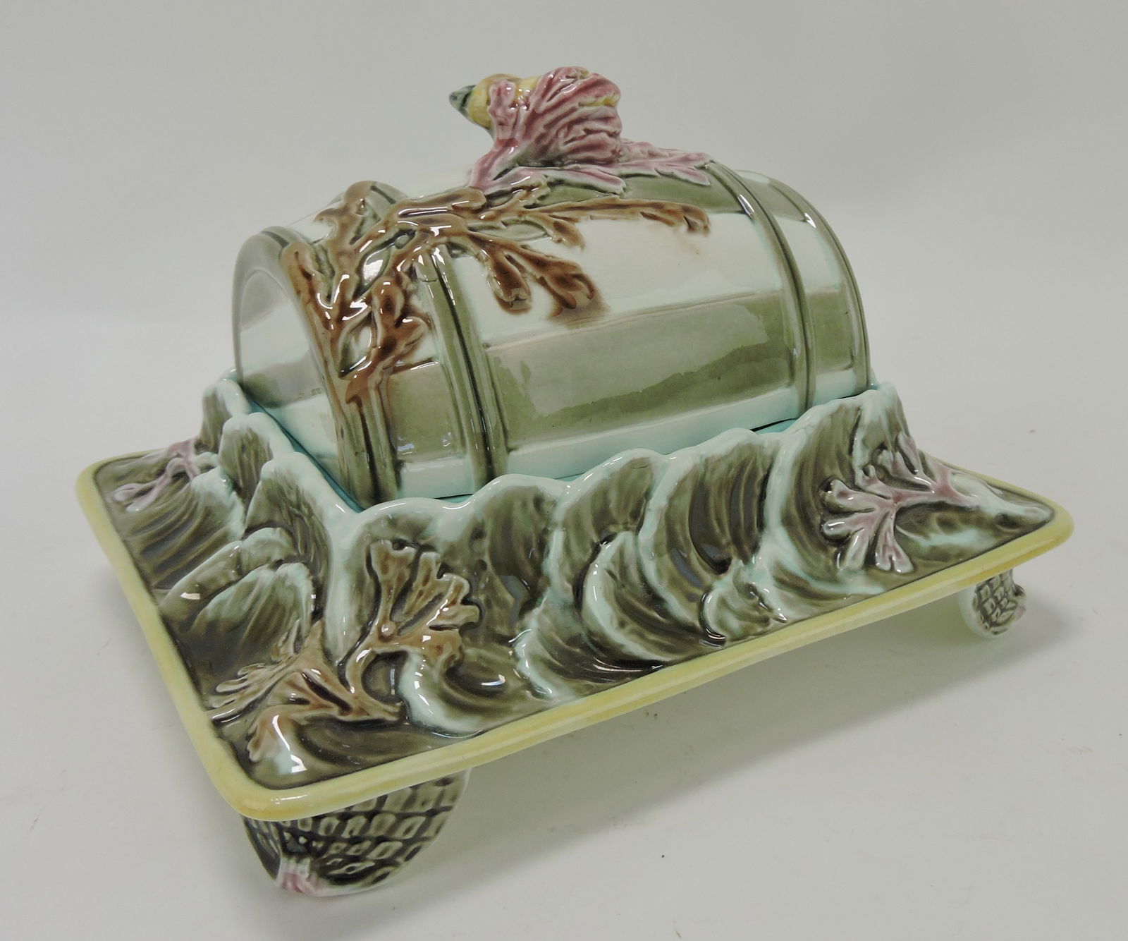 Wedgwood majolica Argenta barrel on: waves butter dish, Karmason Collection, with insert, 7 1/2"l, 4 1/2"h