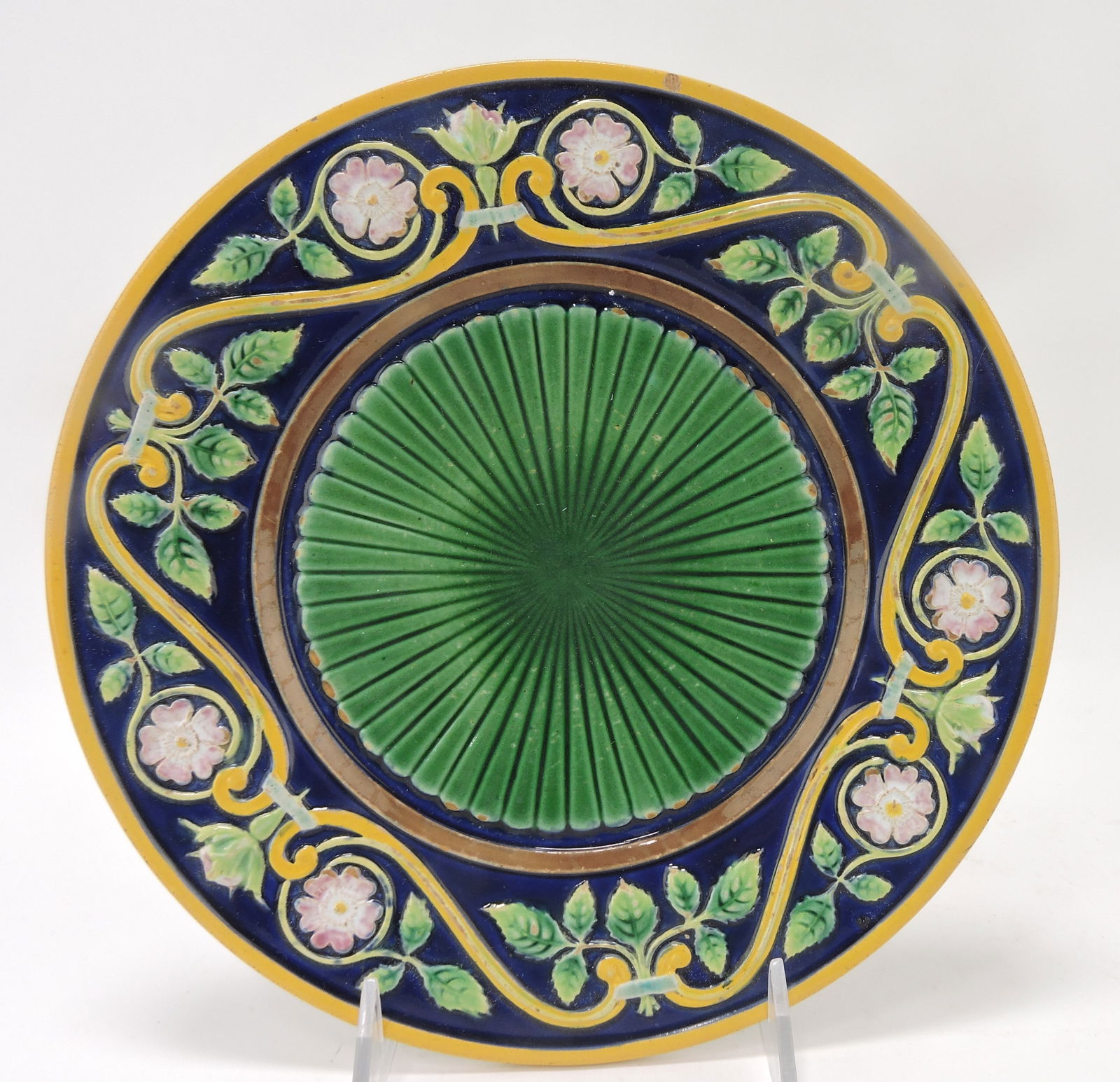 George Jones cobalt majolica plate: with flower blossom border, 9"; minor wear