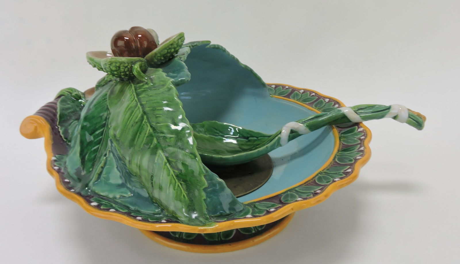 Minton majolica chestnut server with (1 of 4)