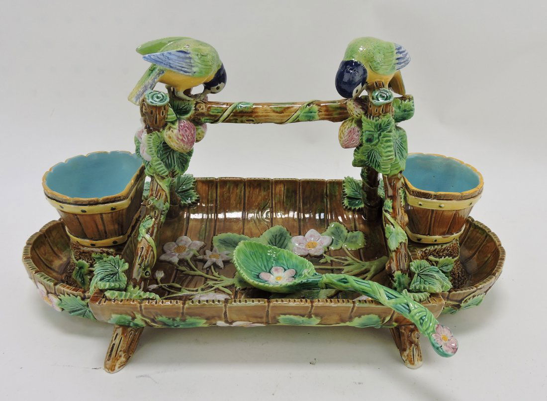 George Jones majolica strawberry server (1 of 3)