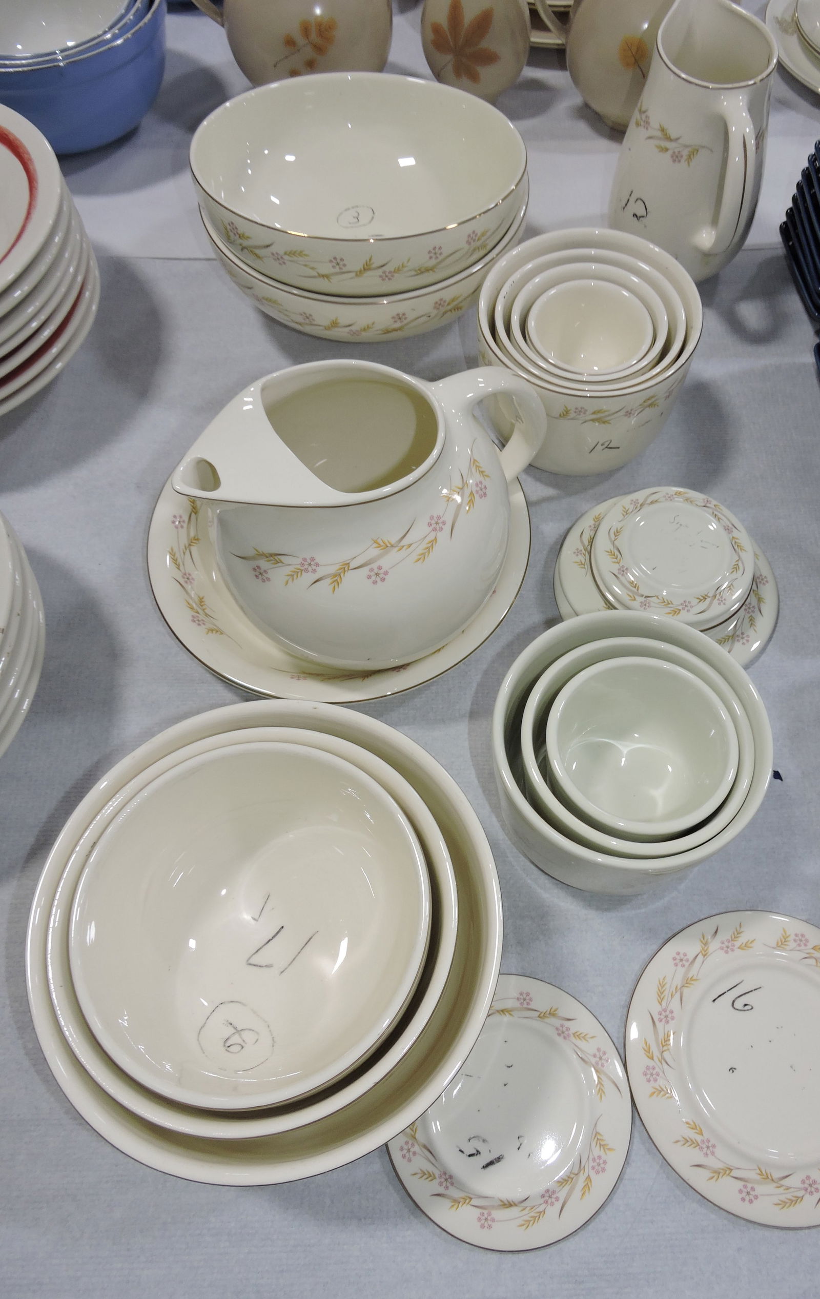 Universal Harvest lot of kitchen wares (1 of 1)