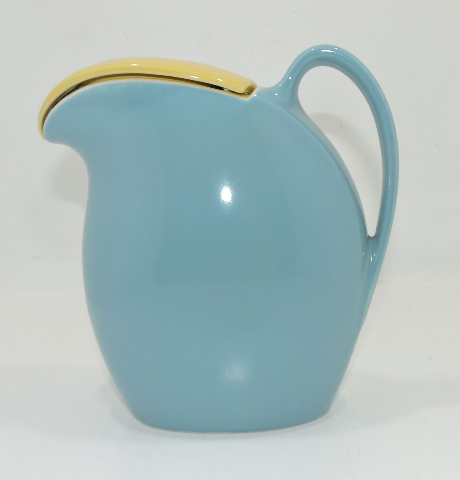 Hall China water jug with lid (1 of 1)