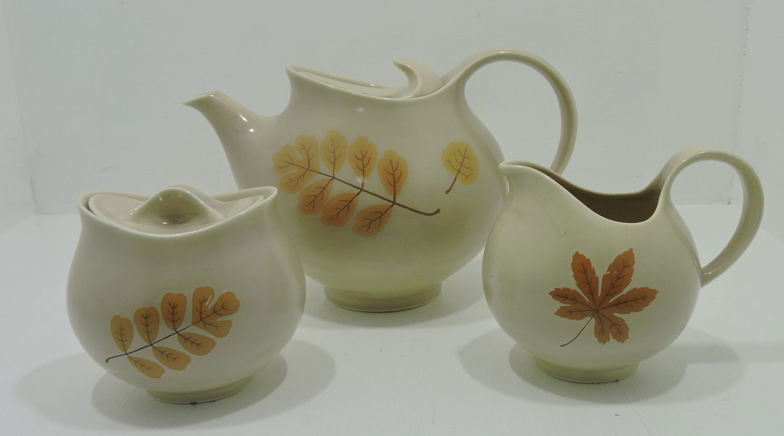 Hall China Eva Zeisel tea set, hairline to (1 of 2)