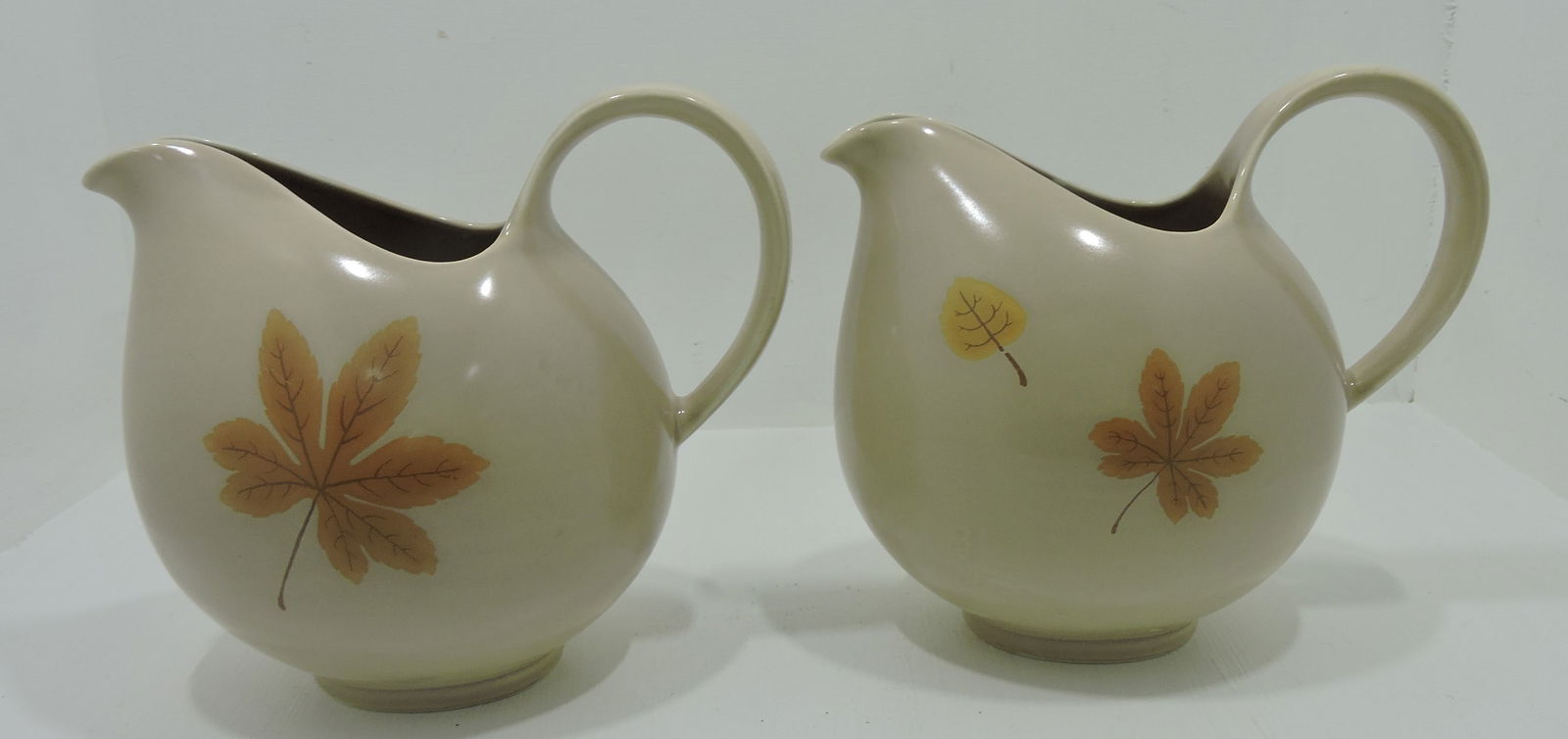 Hall China Eva Zeisel lot of 2 - 6 1/2" (1 of 2)