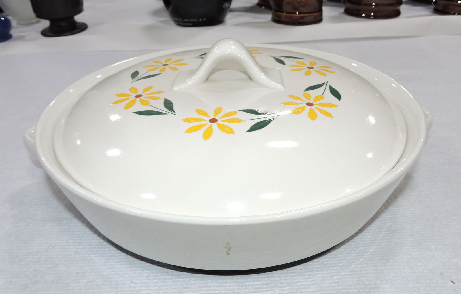 Hall China Flare Ware casserole with (1 of 1)