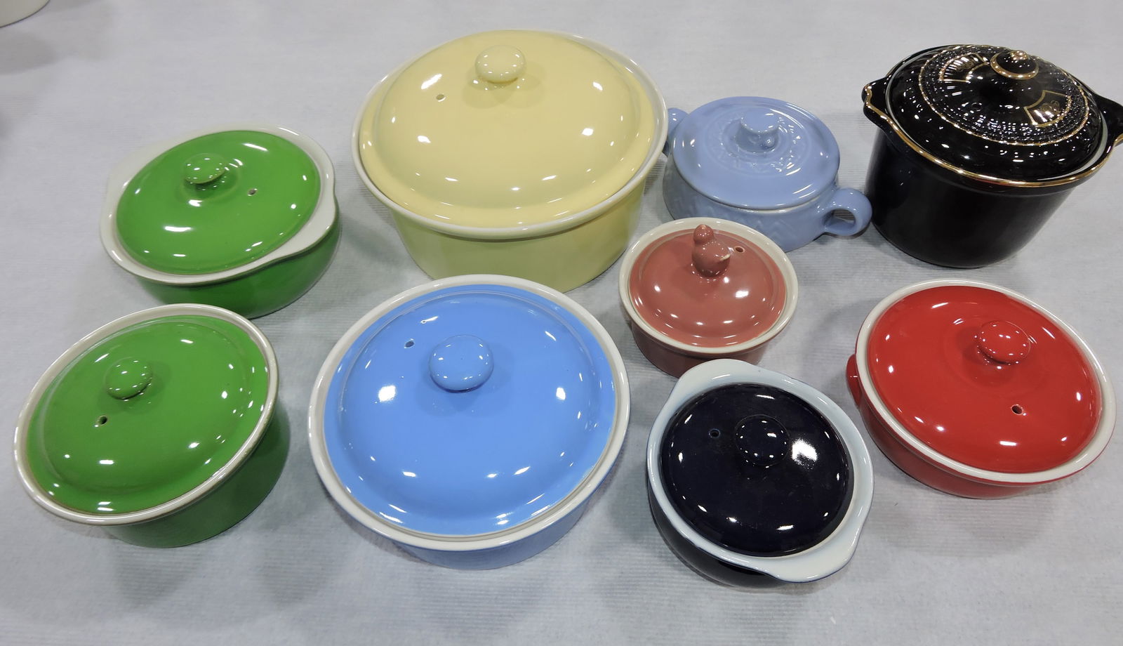 Hall China lot of 9 covered casseroles (1 of 1)