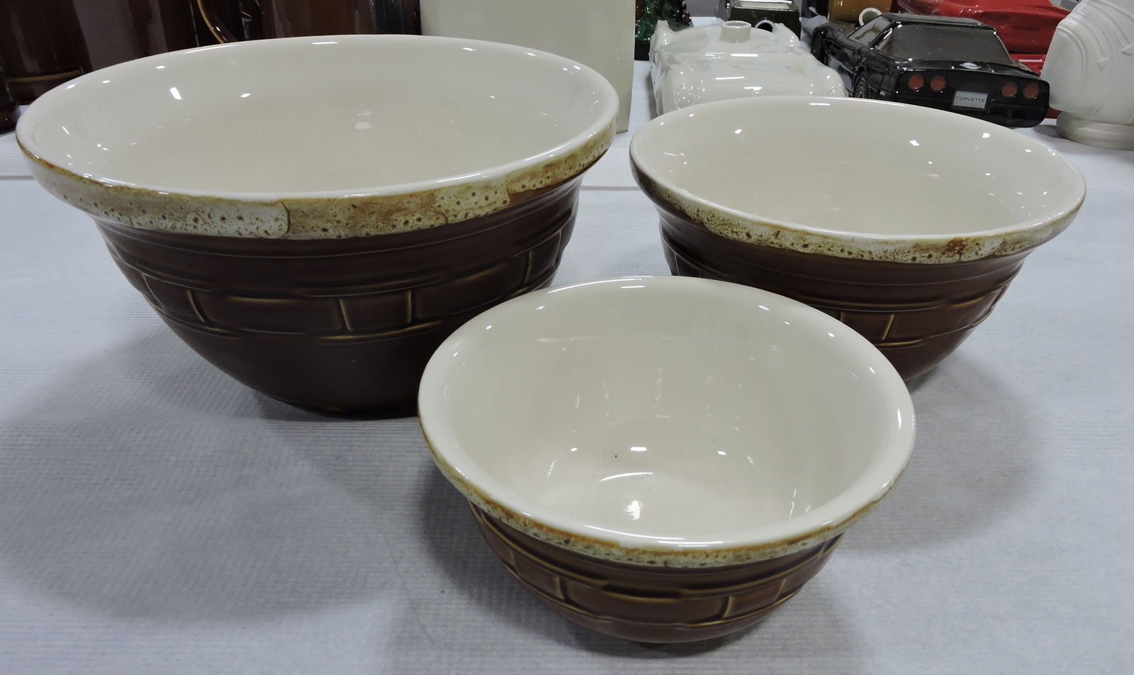 Hall China Longaberger 3 pc nesting bowl (1 of 1)